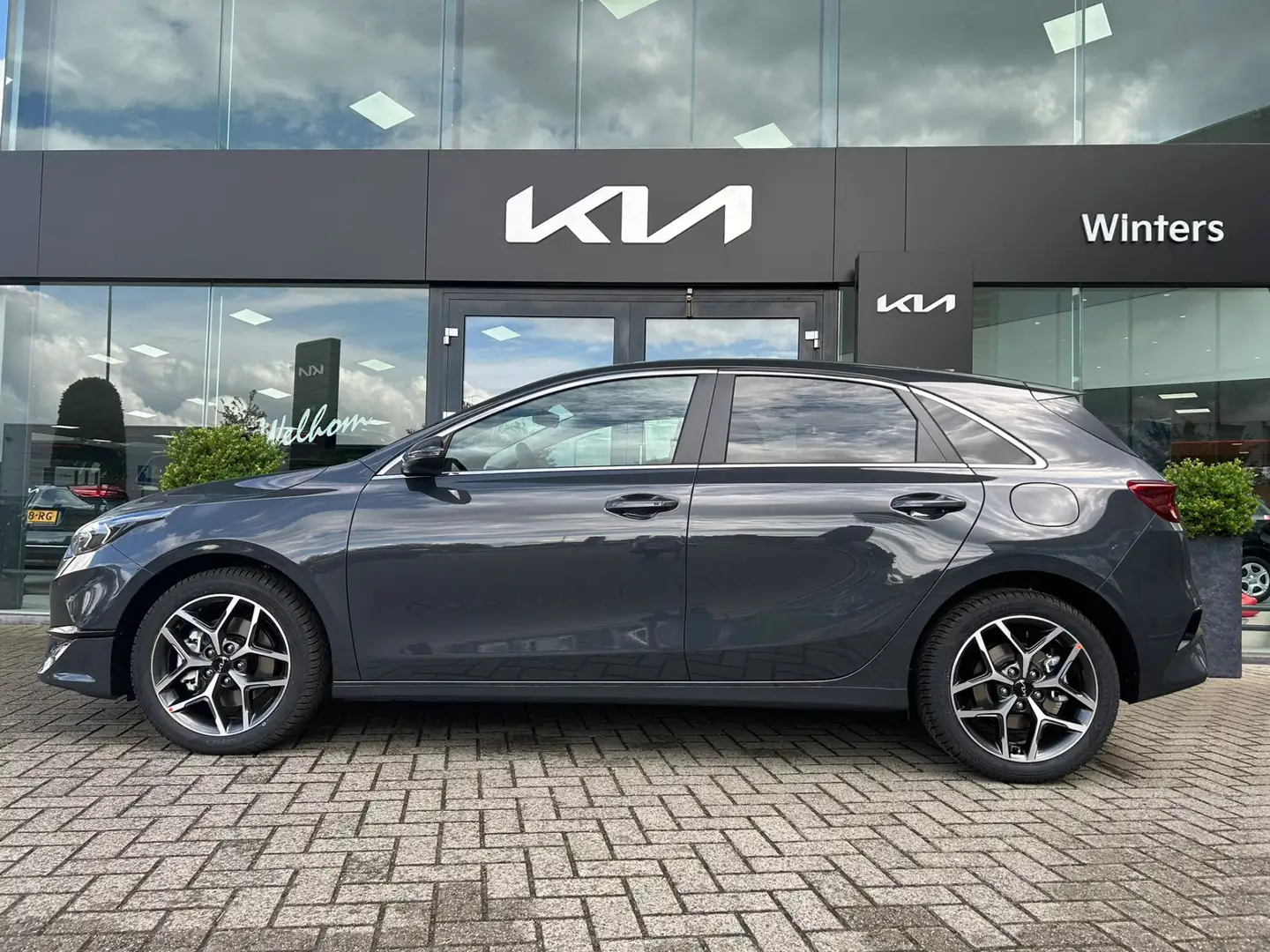 Kia Ceed / cee'd 1.5 T-GDi DCT7 DynamicPlusLine Nieuw uit voorraad Grijs - 2