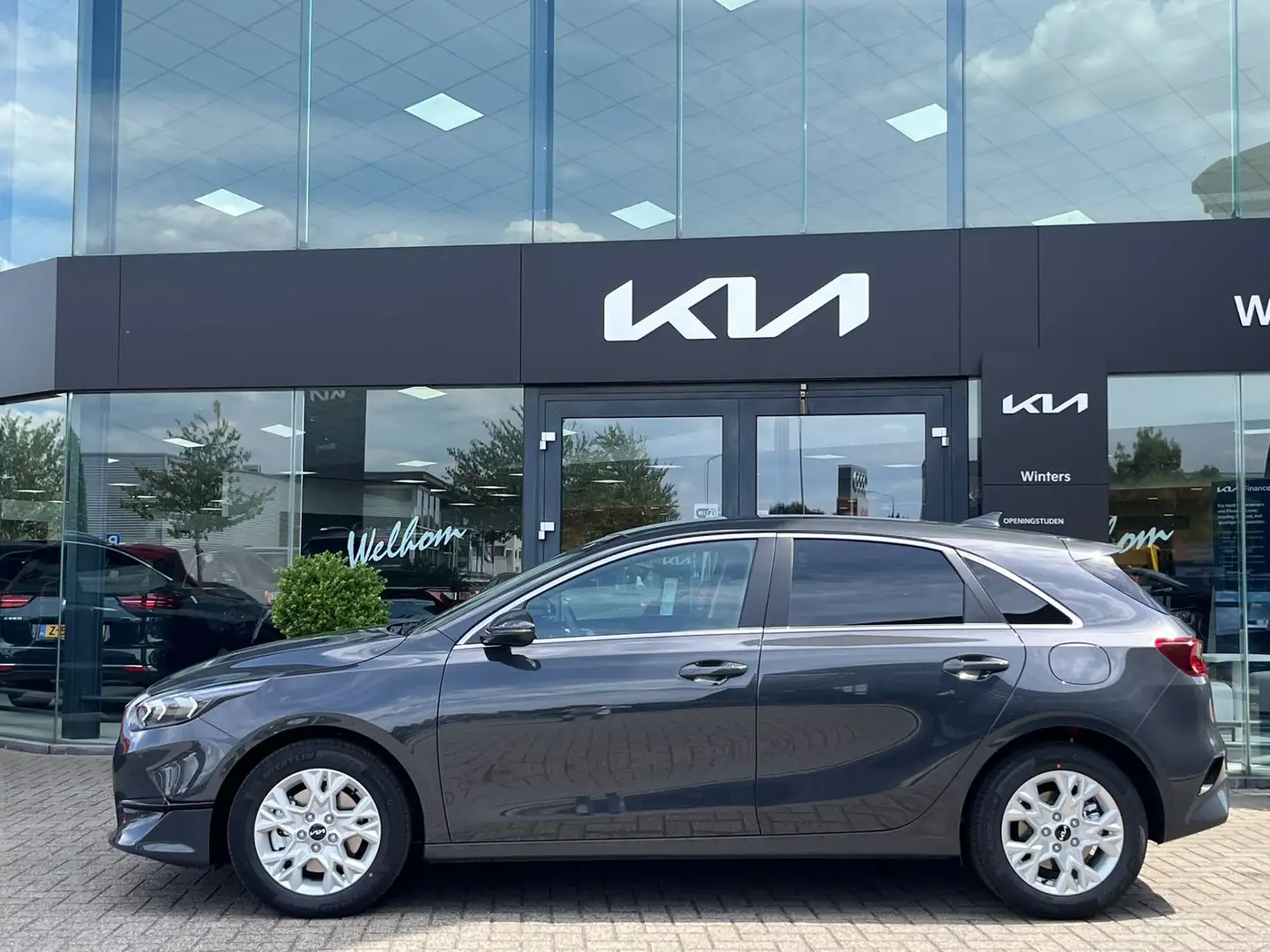 Kia Ceed / cee'd 1.5 T-GDi DynamicPlusLine Nieuw uit voorraad lever Grijs - 2