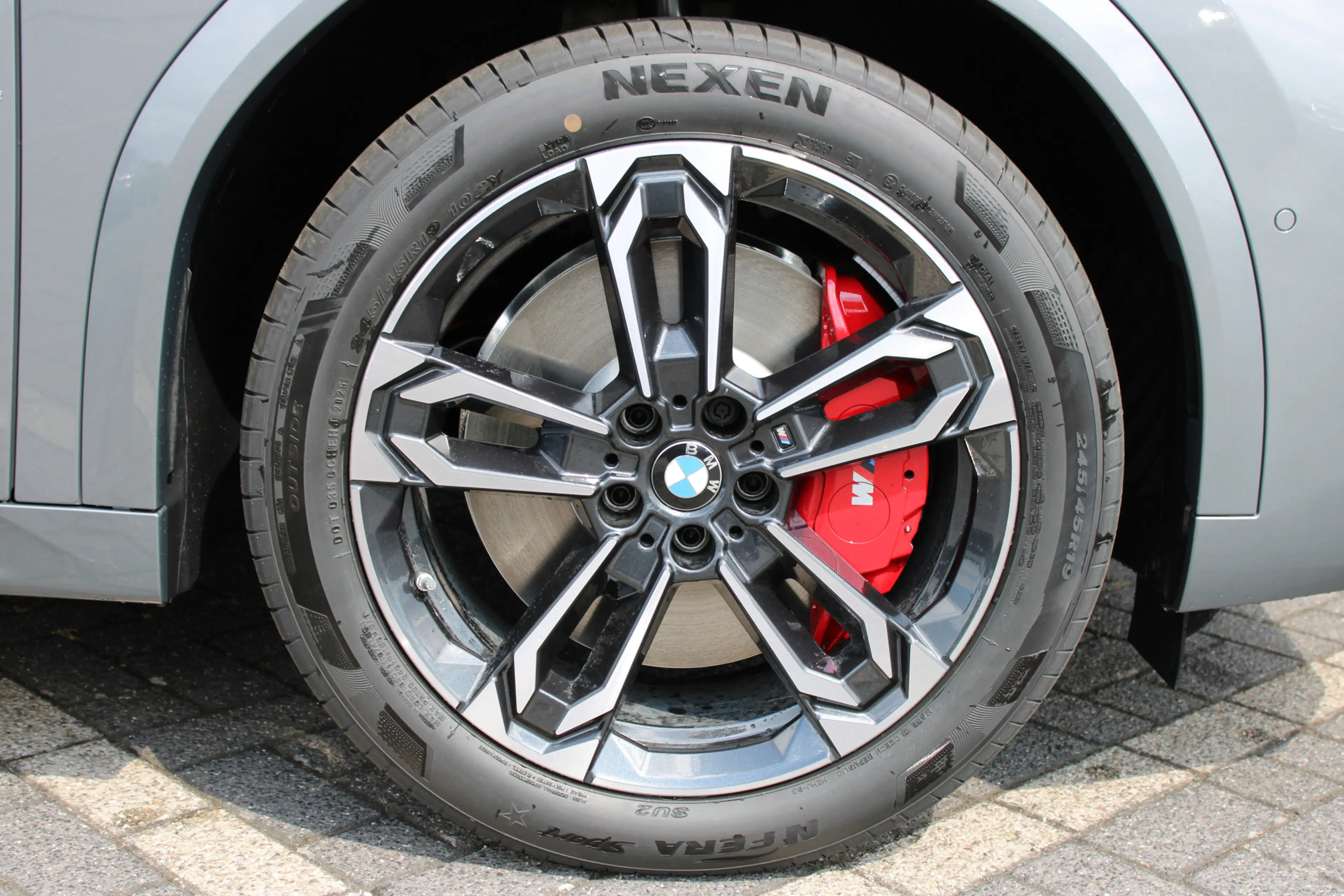 BMW iX2 eDrive20 M Sport / Panoramadak / Trekhaak / Sports — photo 8