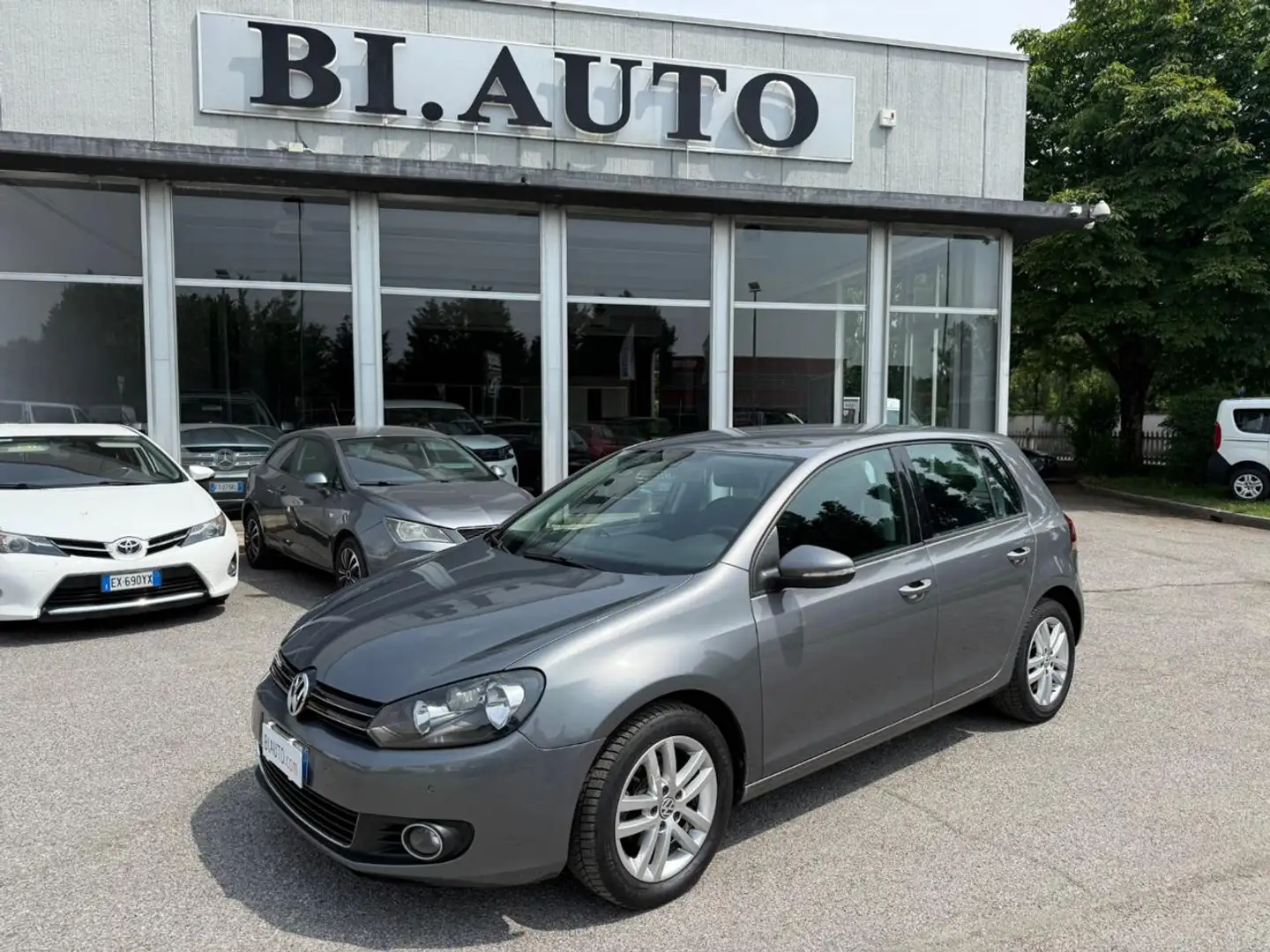 Volkswagen Golf 1.6 5p. Highline BiFuel NEOPATENTATI Gris - 1