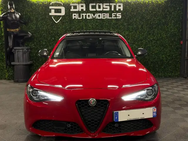 Alfa Romeo Giulia view 5