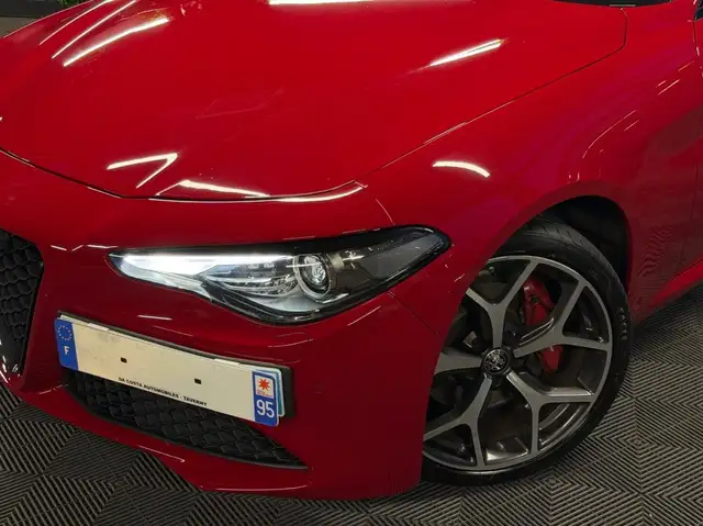 Alfa Romeo Giulia view 6