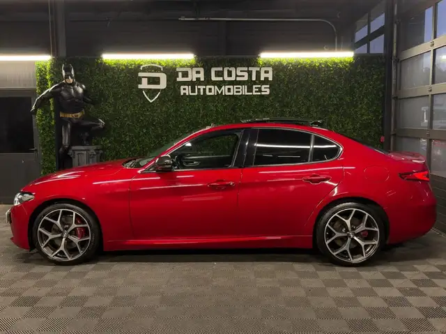 Alfa Romeo Giulia view 7