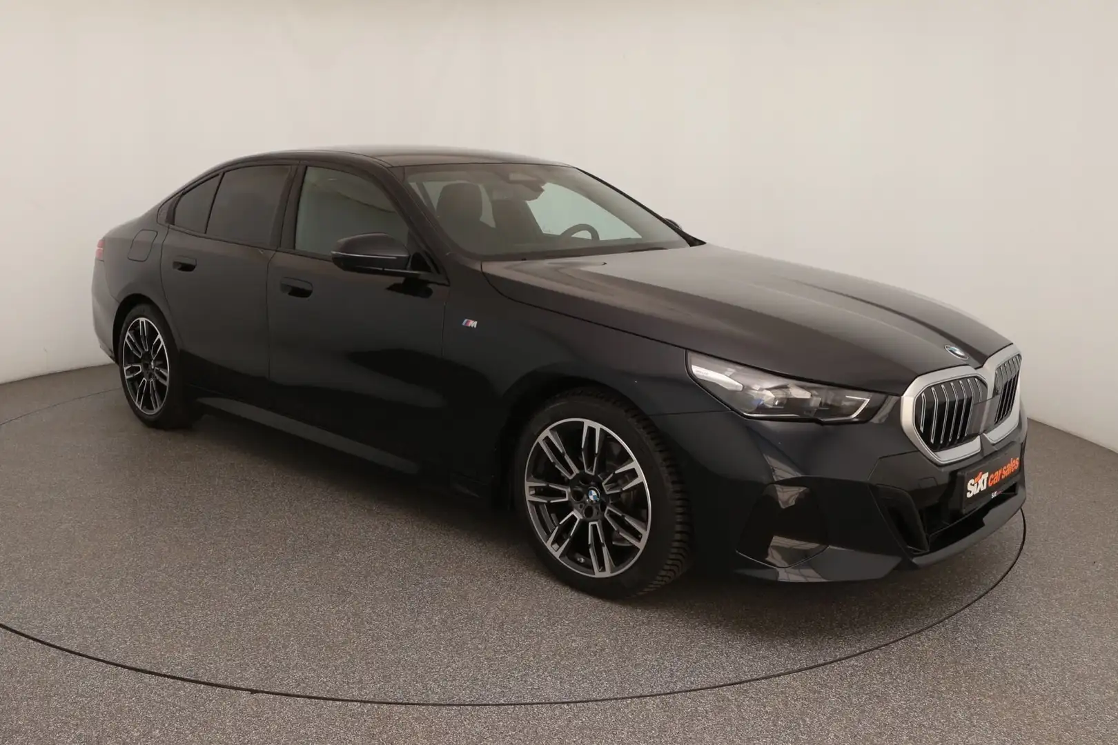 BMW 520 d xDr. M Sport Lüft|harman|PA+360°|el.S|4xSHZ Schwarz - 1