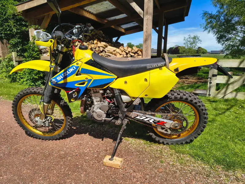 Suzuki DR-Z 400 - foto 3