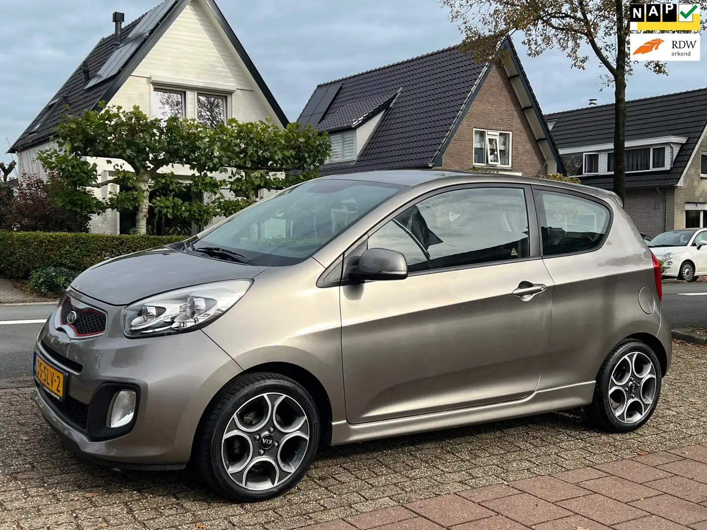 Kia Picanto 1.2 CVVT Comfort Pack NL-AUTO-NAP APK T/M 12-2026! Gris - 1