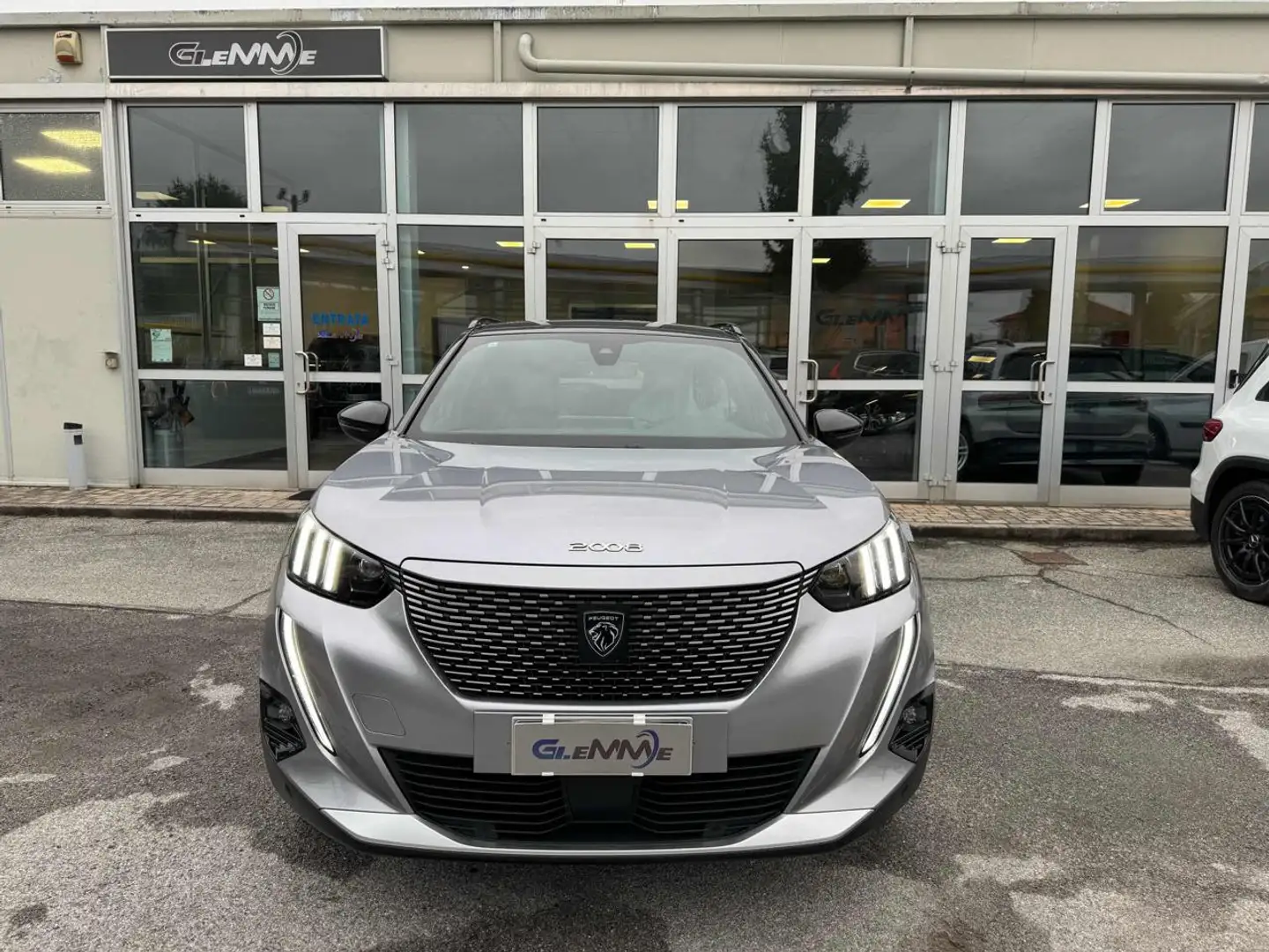 Peugeot 2008 motore elettrico 136 CV GT Argento - 2