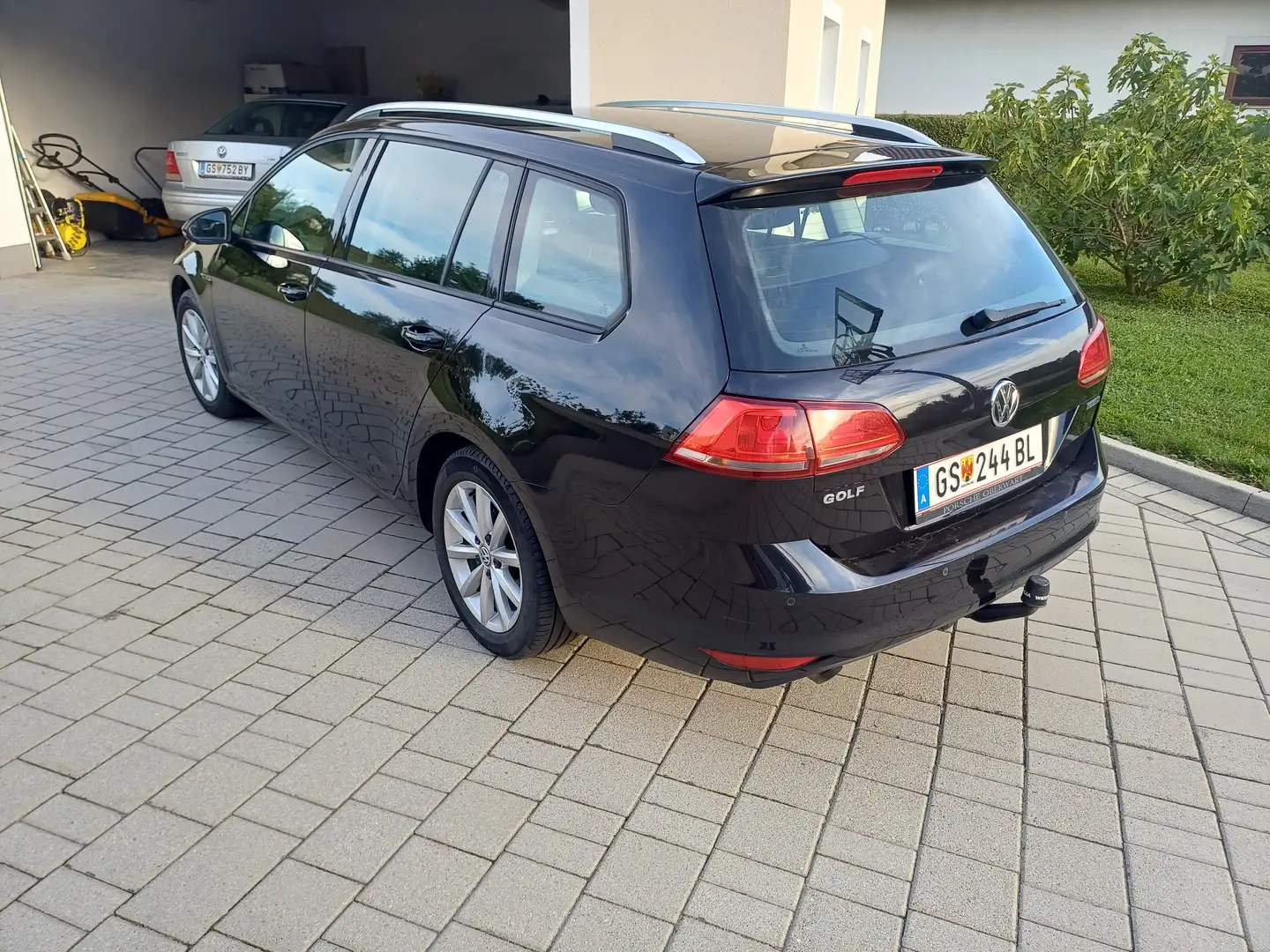 Volkswagen Golf Variant Golf Variant Lounge 1,6 TDI Lounge Schwarz - 2