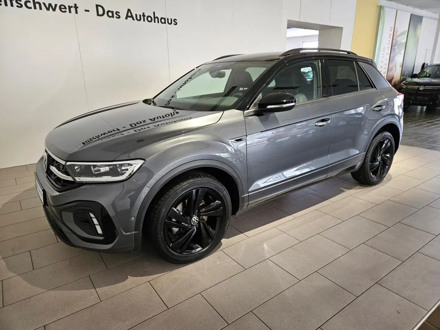 Volkswagen T-Roc 2.0 TDI R-Line DSG BlackStyle AHK Navi ACC Grau - 2
