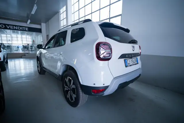 Dacia Duster view 3