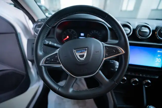 Dacia Duster view 10