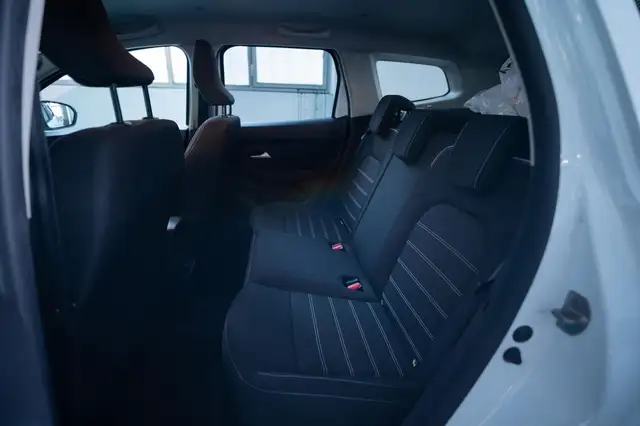 Dacia Duster view 8
