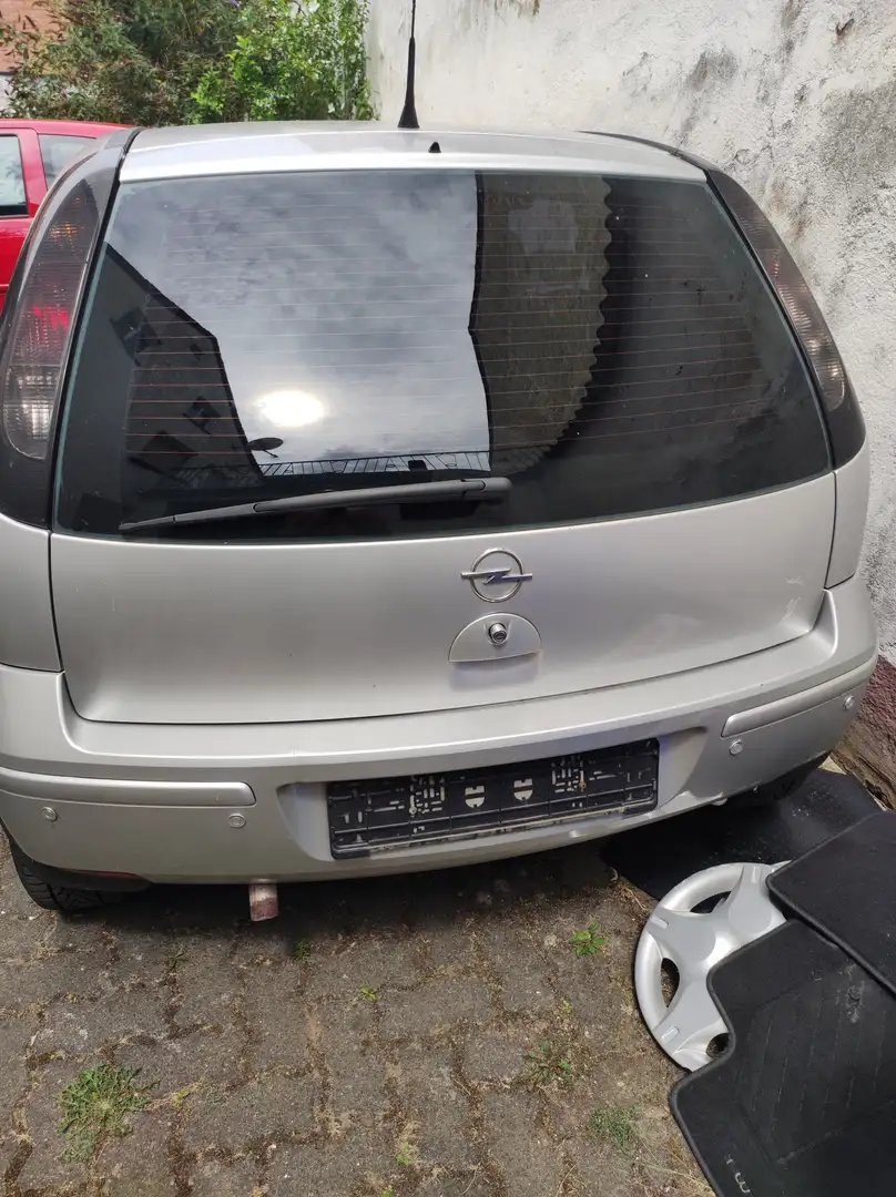Opel Corsa Corsa  1.2 16V Silber - 1