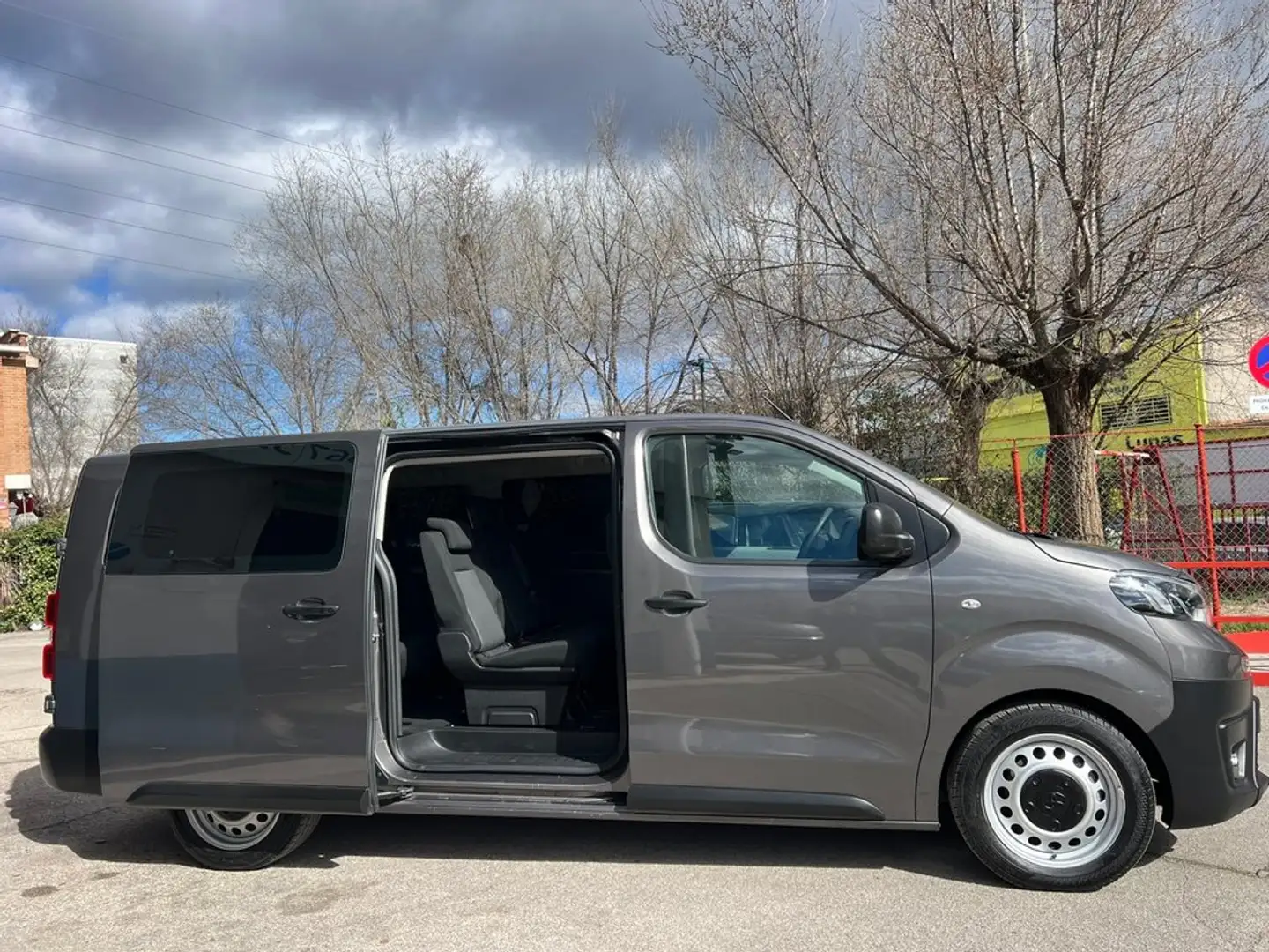 Toyota Proace 2.0D 145CV GX 1PL 2PT L2 Gris - 2