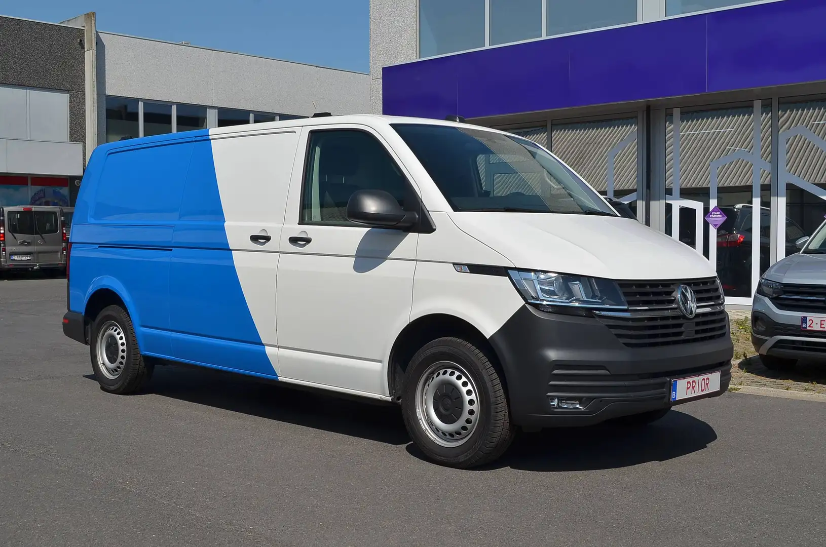 VOLKSWAGEN Transporter