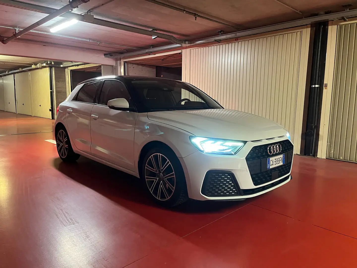 Audi A1 Sportback 30 1.0 TFSI Admired 116cv Blanc - 1