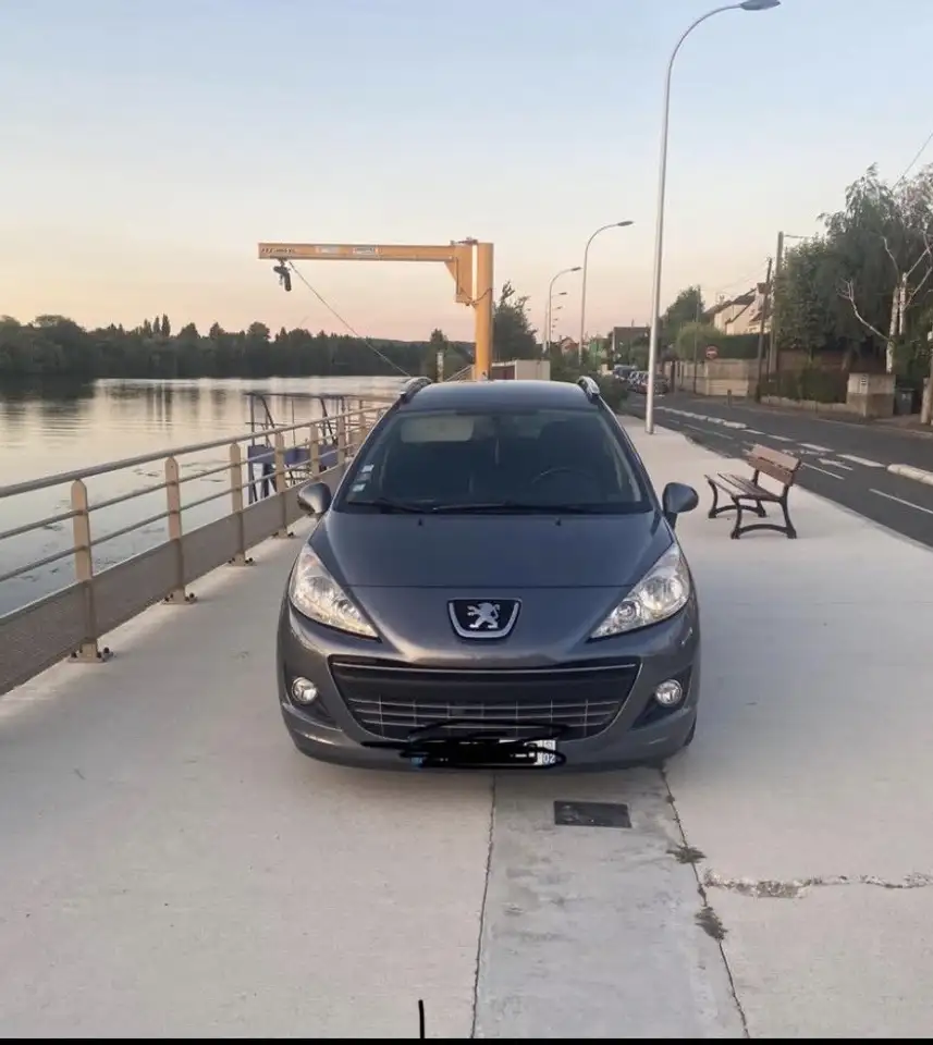 Peugeot 207 SW 1.4 VTi 95ch SÃ©rie 64