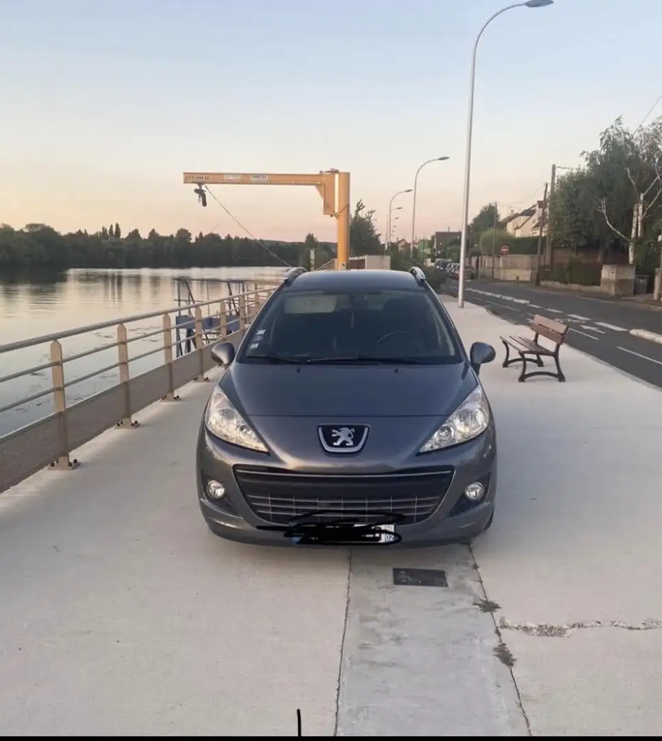 Peugeot 207 SW 1.4 VTi 95ch Série 64 - 1