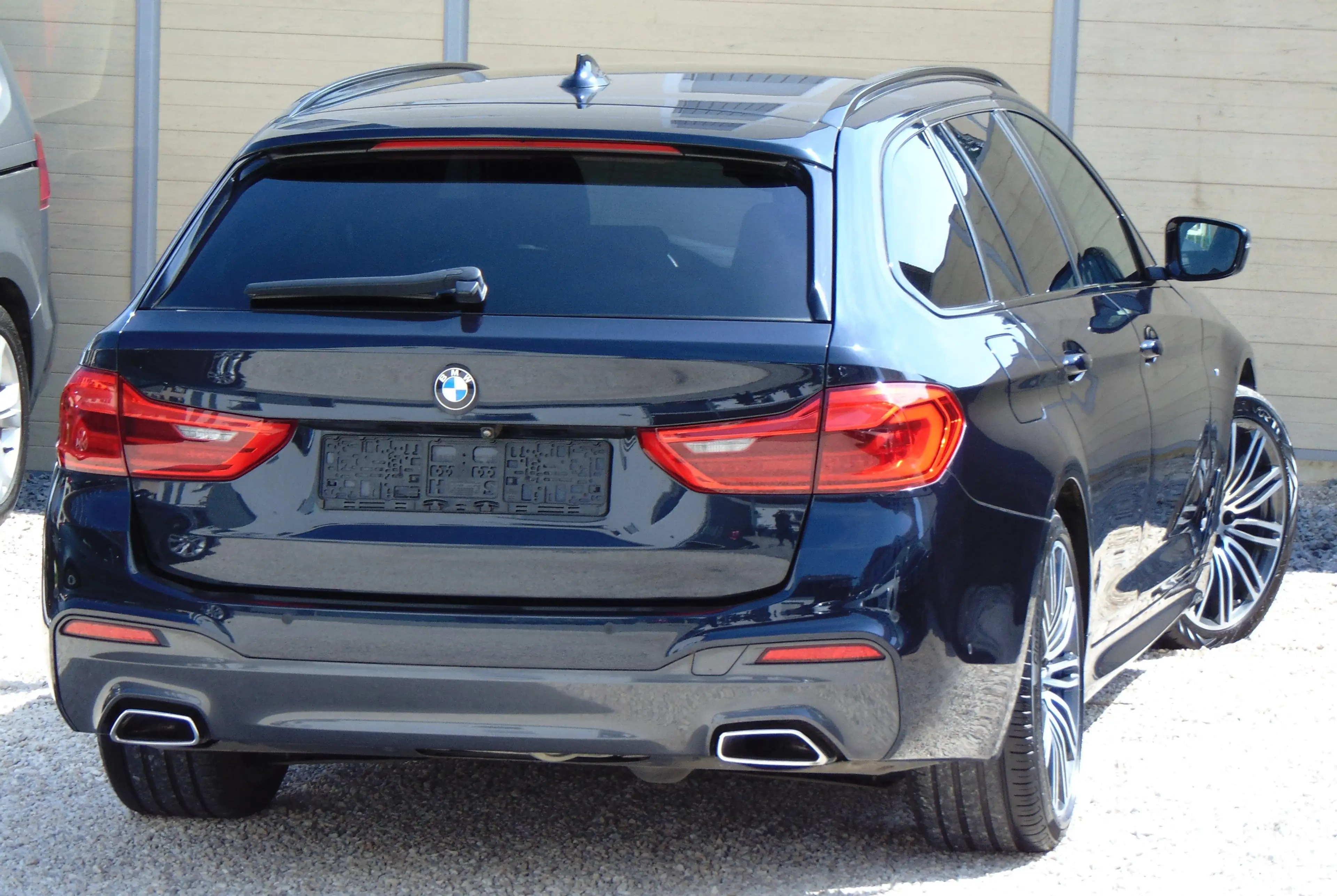 BMW 525 d Aut. M-Paket |Harman/Kardon|R-Kam|Komfortzugang| — photo 3