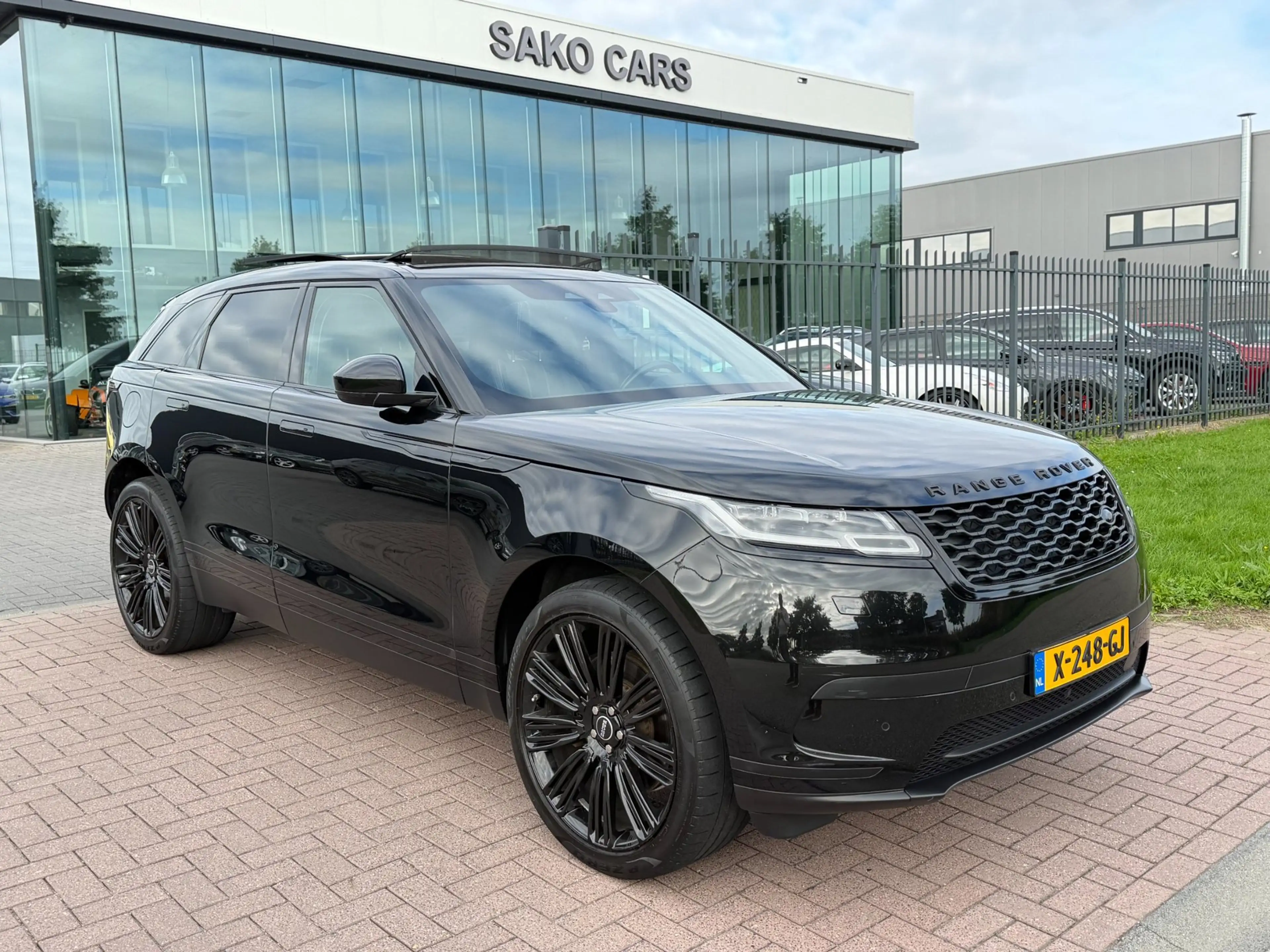 Land Rover Range Rover Velar 2.0 P400e S 2022 Full Black ! Pano BTW — photo 5