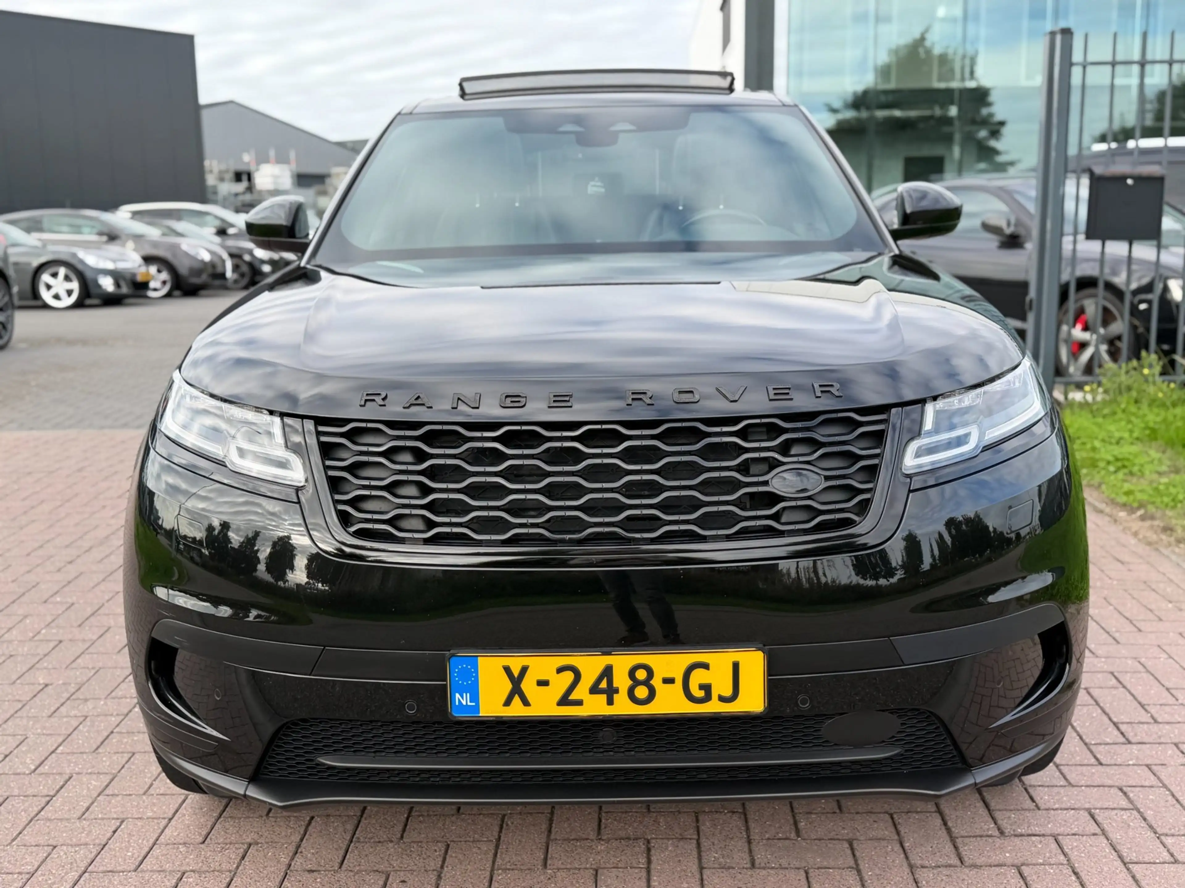 Land Rover Range Rover Velar 2.0 P400e S 2022 Full Black ! Pano BTW — photo 2