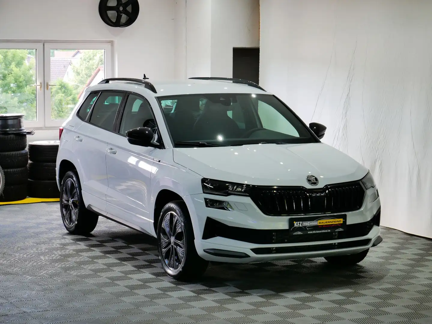 Skoda Karoq Sportline 1.5 TSI DSG ACC MATRIX AB 3,99 % Blanc - 2
