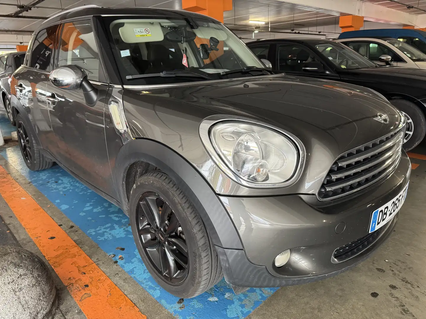 MINI Countryman D Сірий - 1
