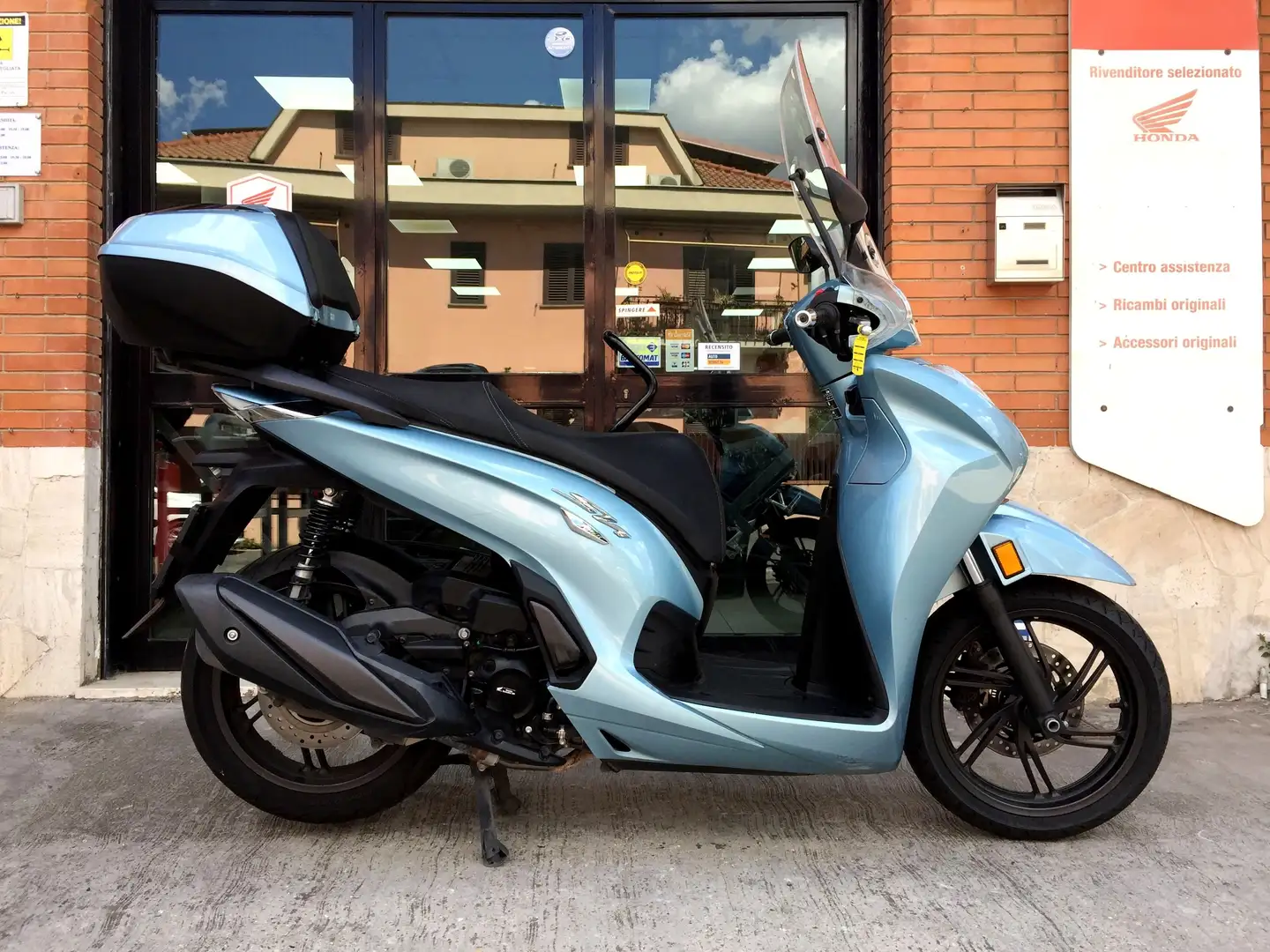 Honda SH 350i 2024 - PERMUTE - FINANZIAMENTI - 1