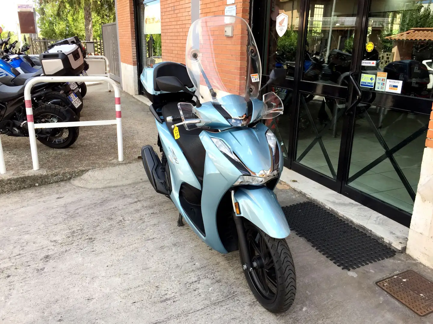 Honda SH 350i 2024 - PERMUTE - FINANZIAMENTI - 2