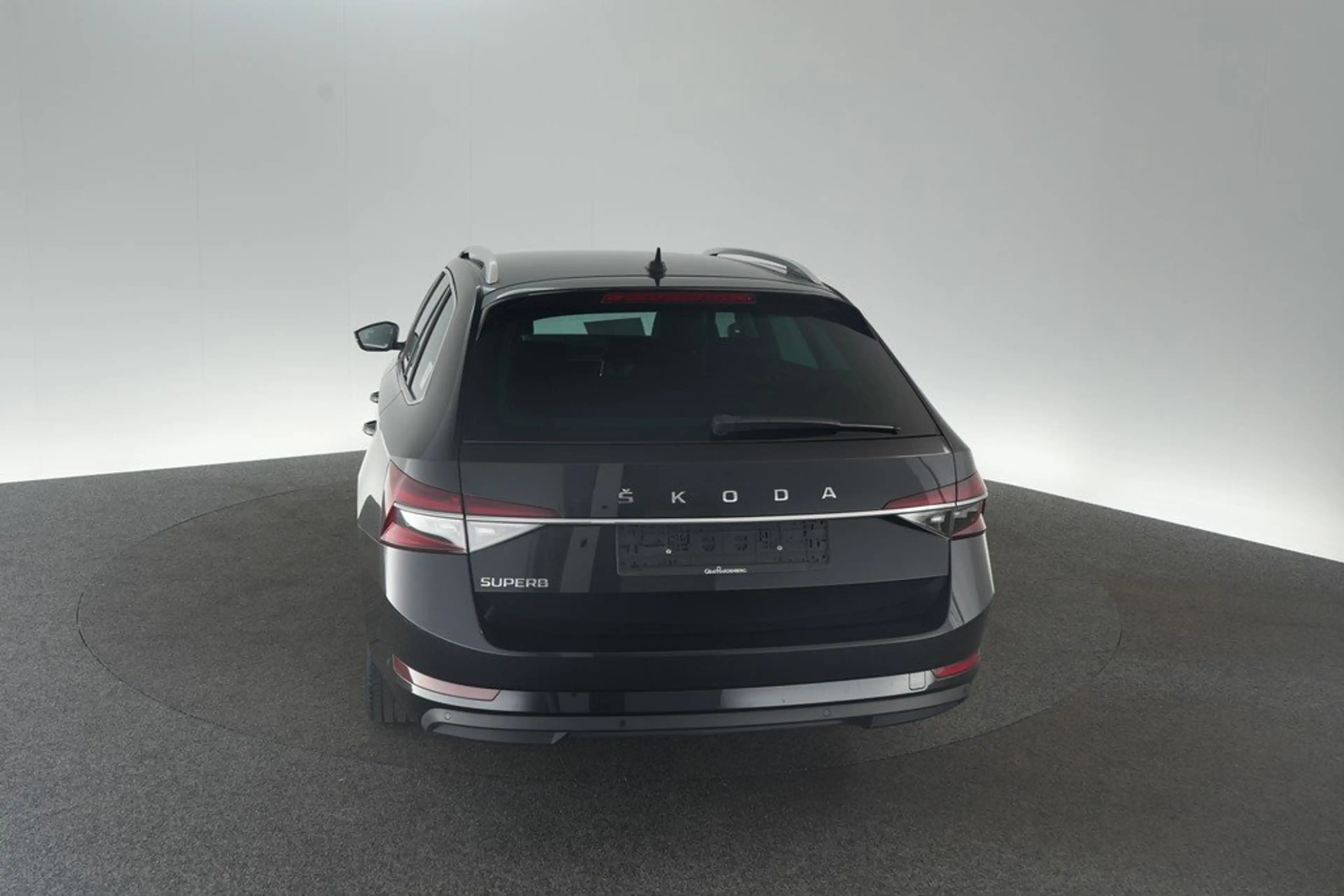 Skoda Superb Combi 2.0 TDI DSG Style Matrix ACC — photo 4