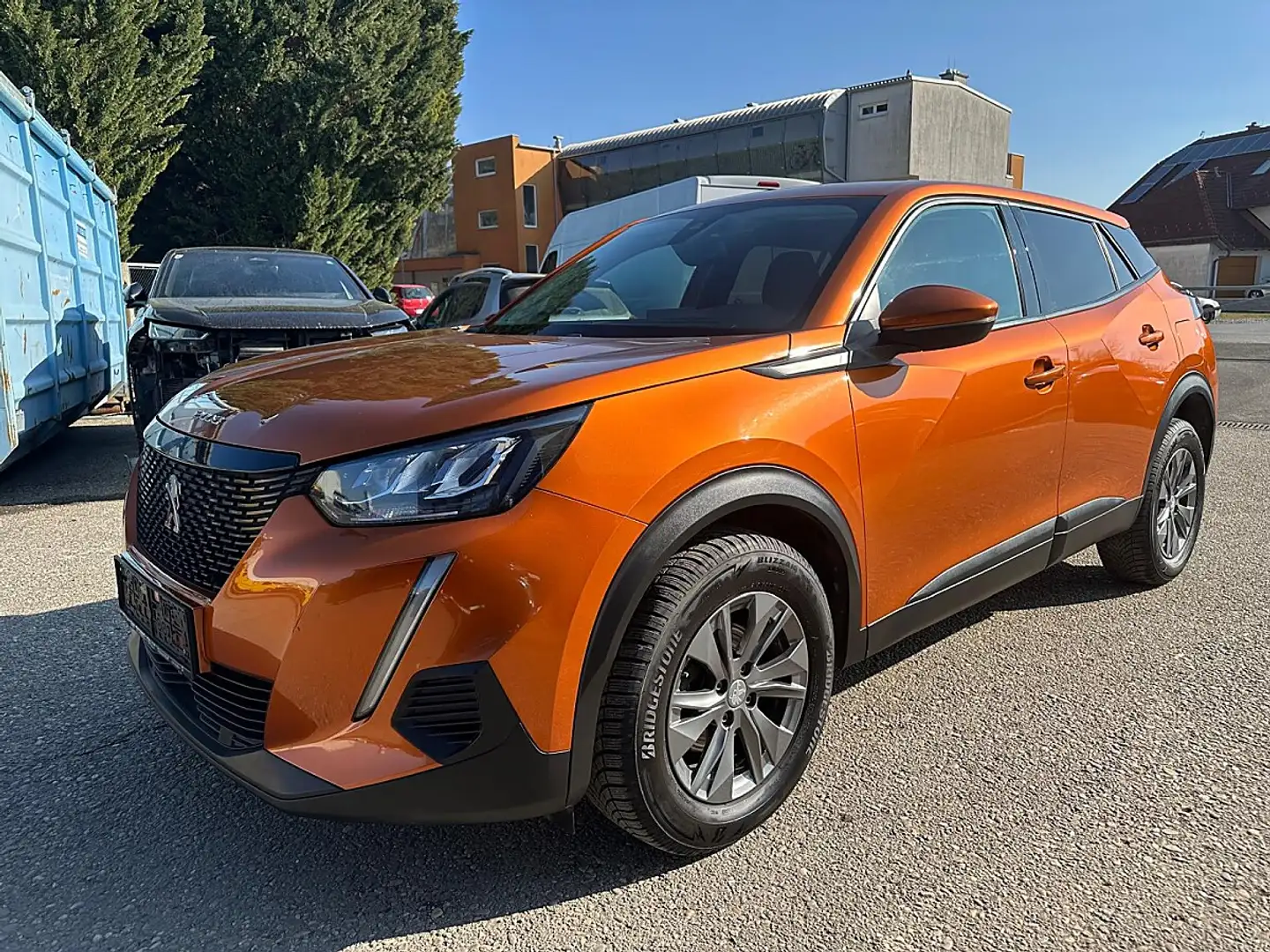 Peugeot 2008 PureTech 100 S&S Active Pack 6-Gang-Manuell Orange - 2