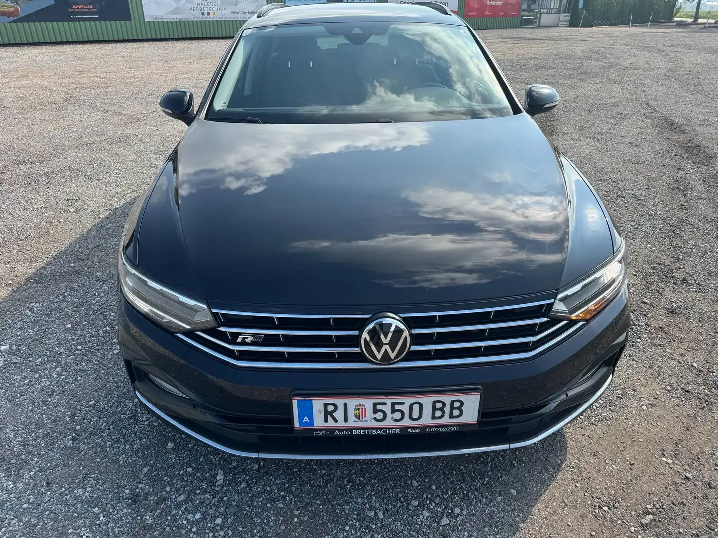 Volkswagen Passat Variant Passat Variant R-Line Business AHK 2,0 SCR TDI DSG Elegance Schwarz - 1