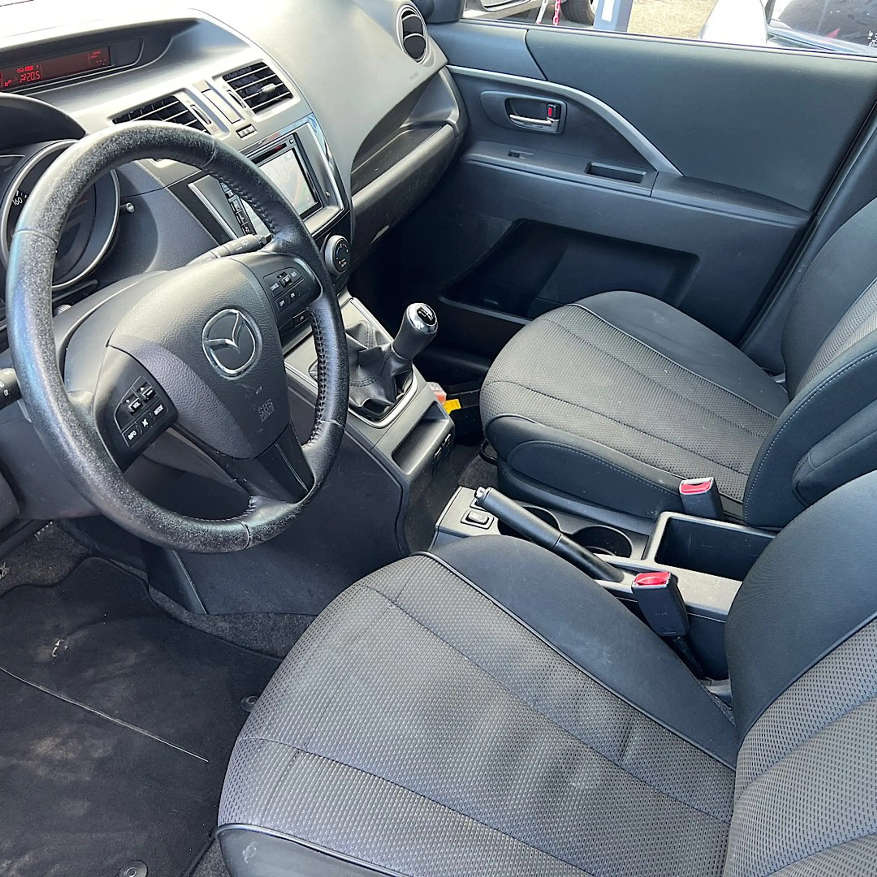 Mazda 5 Center-Line-7-Sitze-aus Schweiz-Tüv neu — photo 10