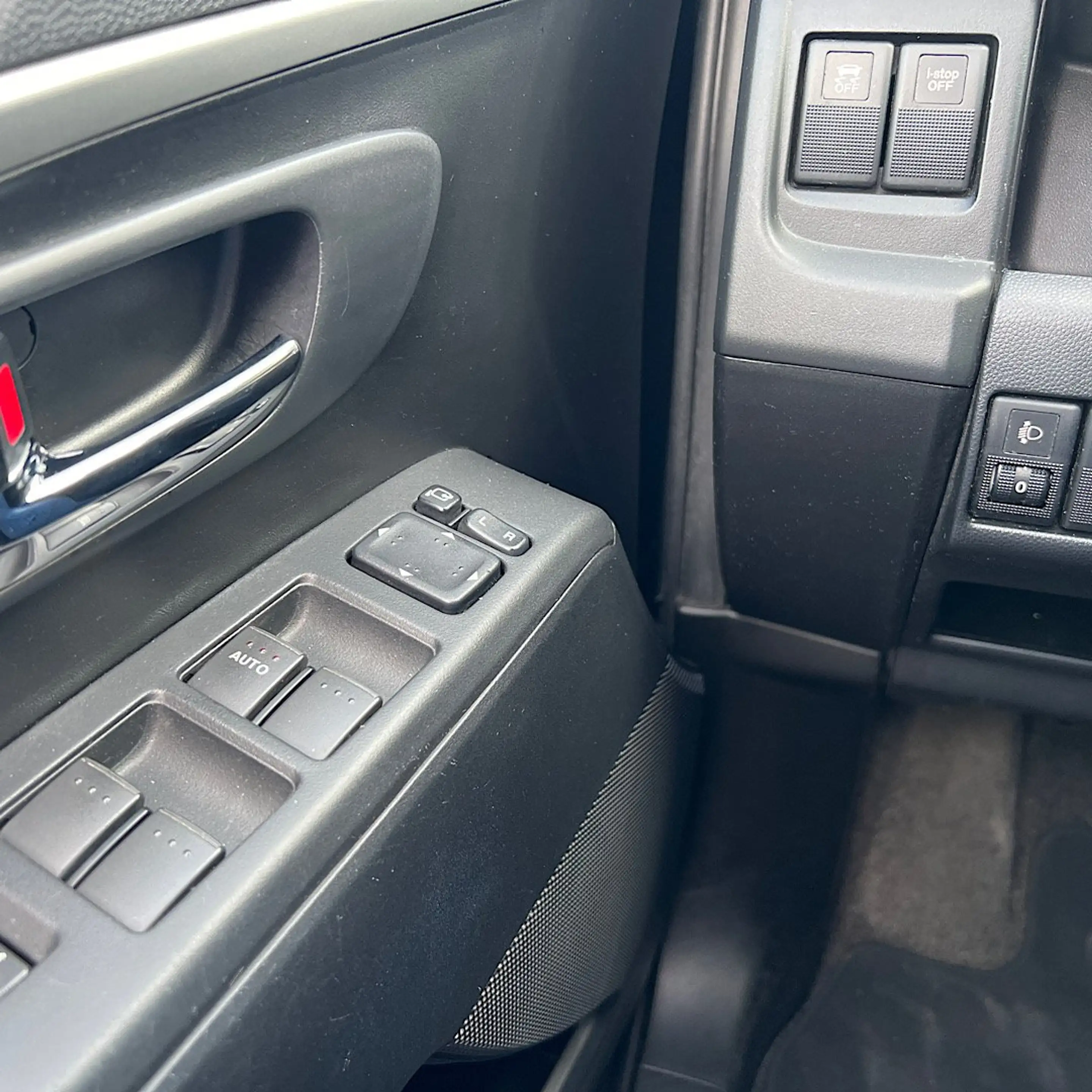 Mazda 5 Center-Line-7-Sitze-aus Schweiz-Tüv neu — photo 13