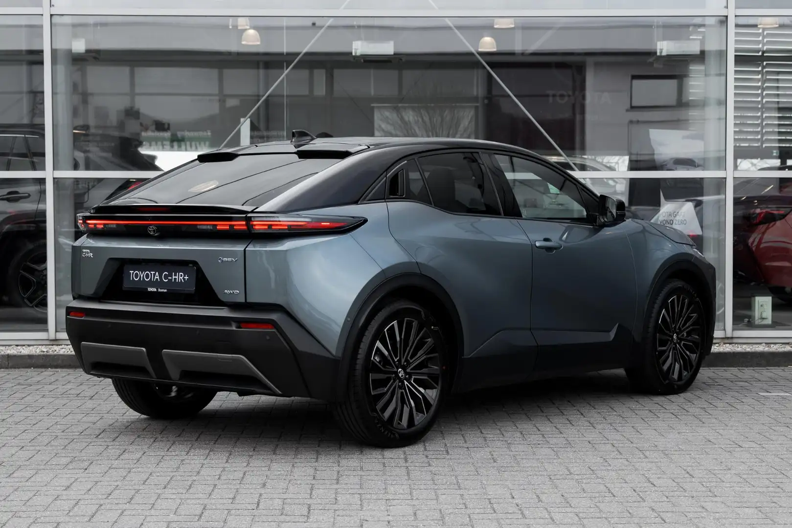 Toyota C-HR+ Executive AWD 77 kWh Gris - 2