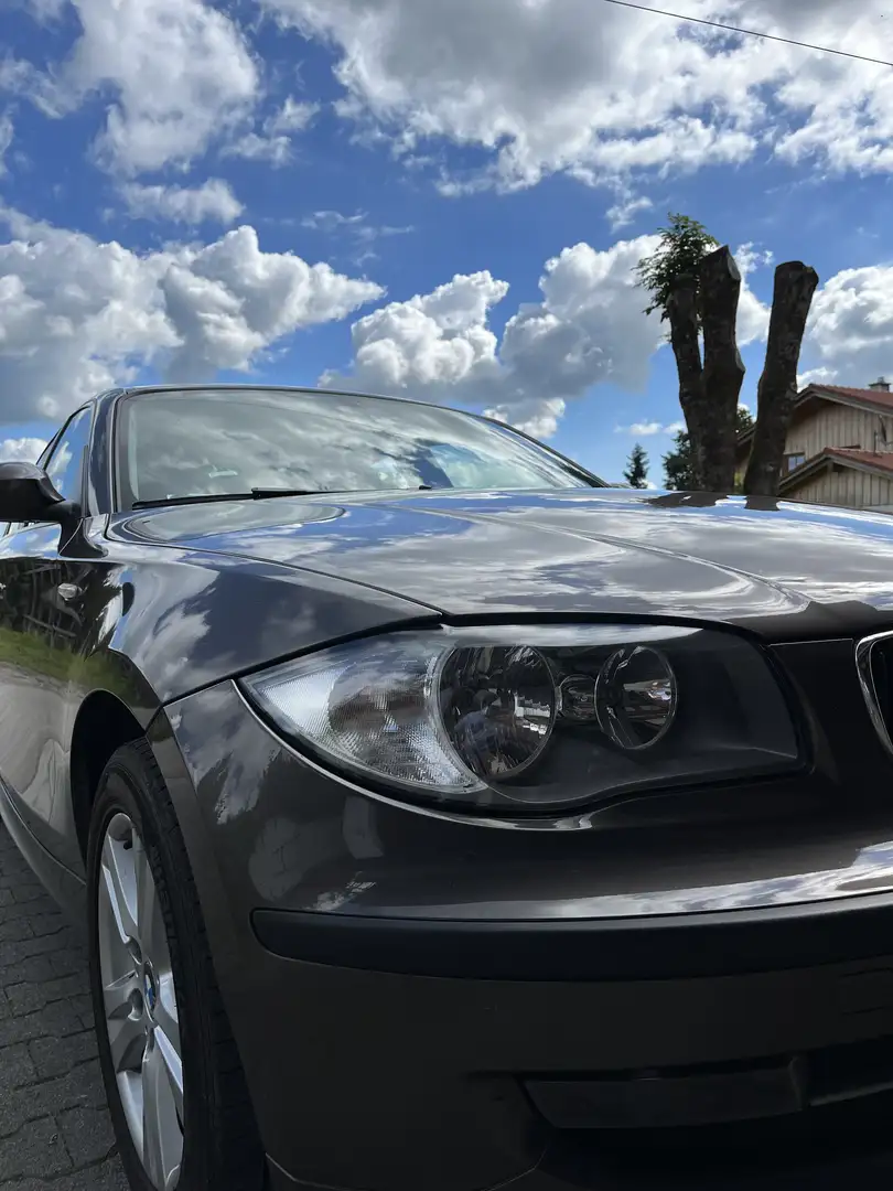 BMW 118 118i Braun - 2