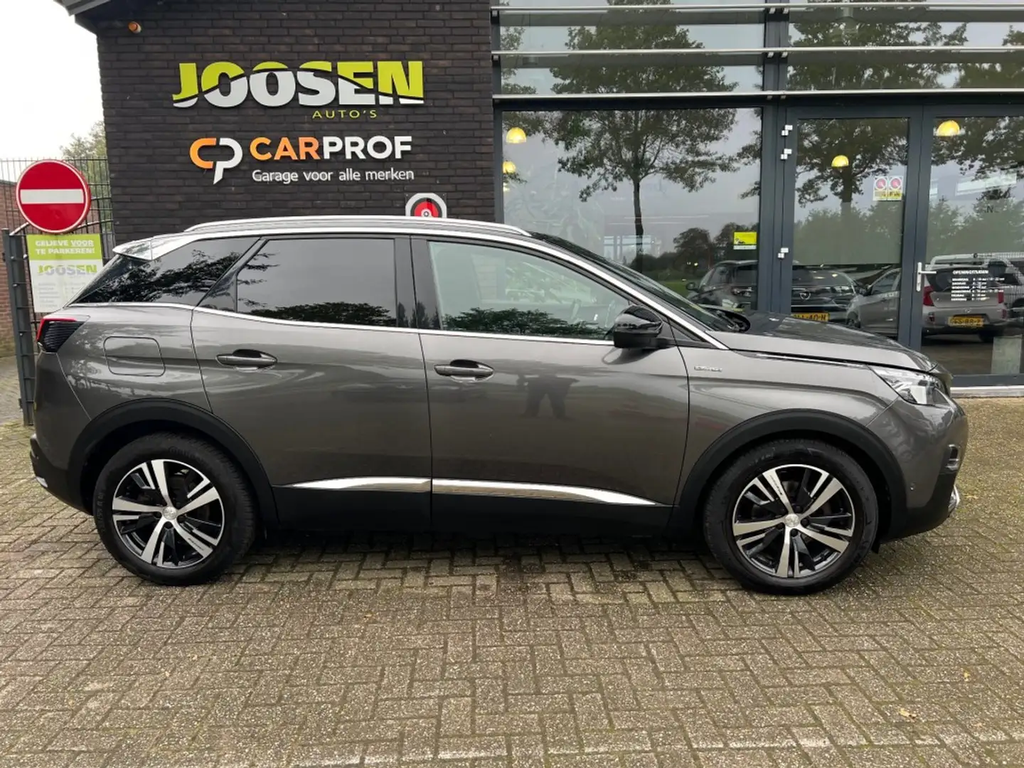 Peugeot 3008 1.6 E-THP GT LINE Grijs - 2