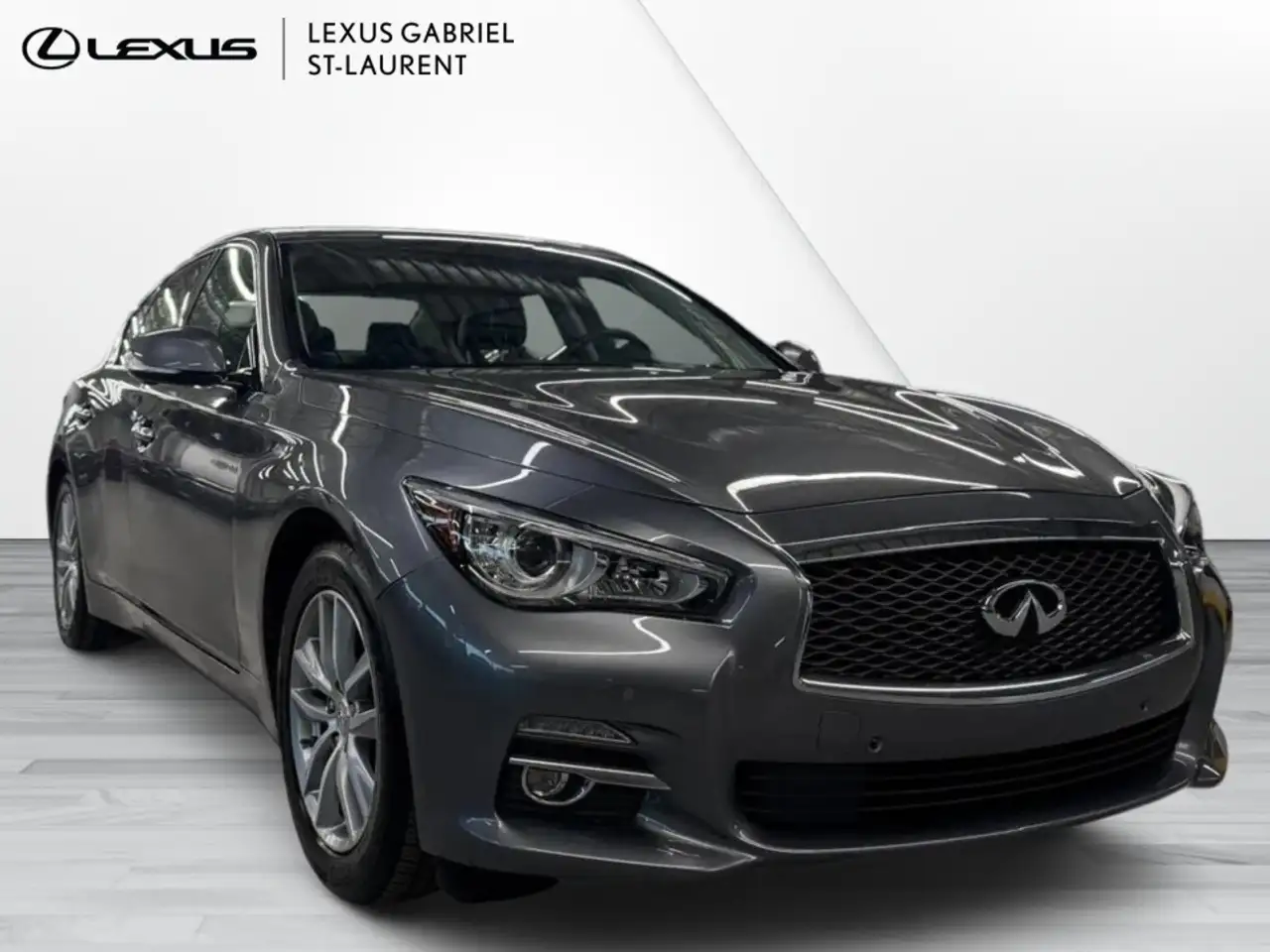 Infiniti Q50 снимка Infiniti Q50