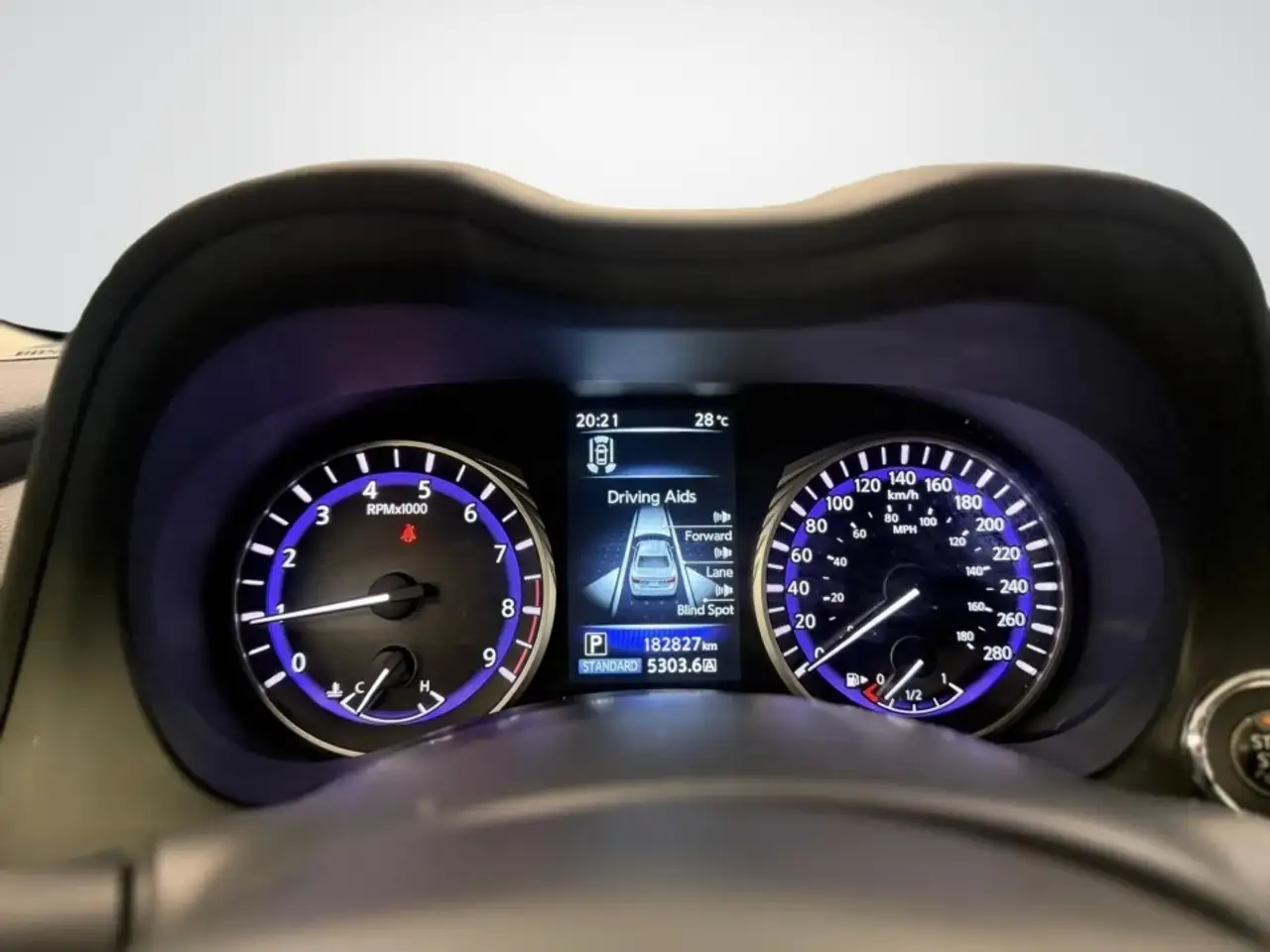 Infiniti Q50 снимка Infiniti Q50