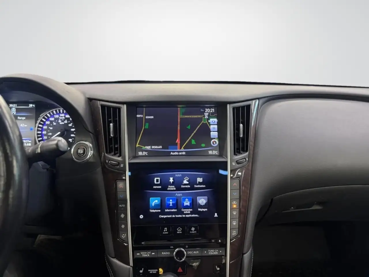 Infiniti Q50 снимка Infiniti Q50