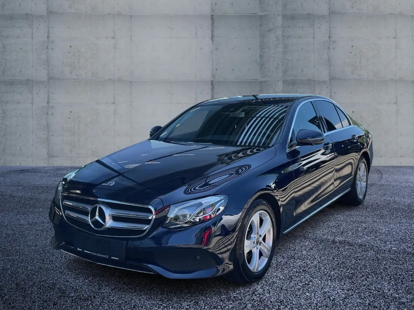 Mercedes-Benz E 200 d Limousine SpurH SpurW PDC SHZ el.Heck Blau - 2