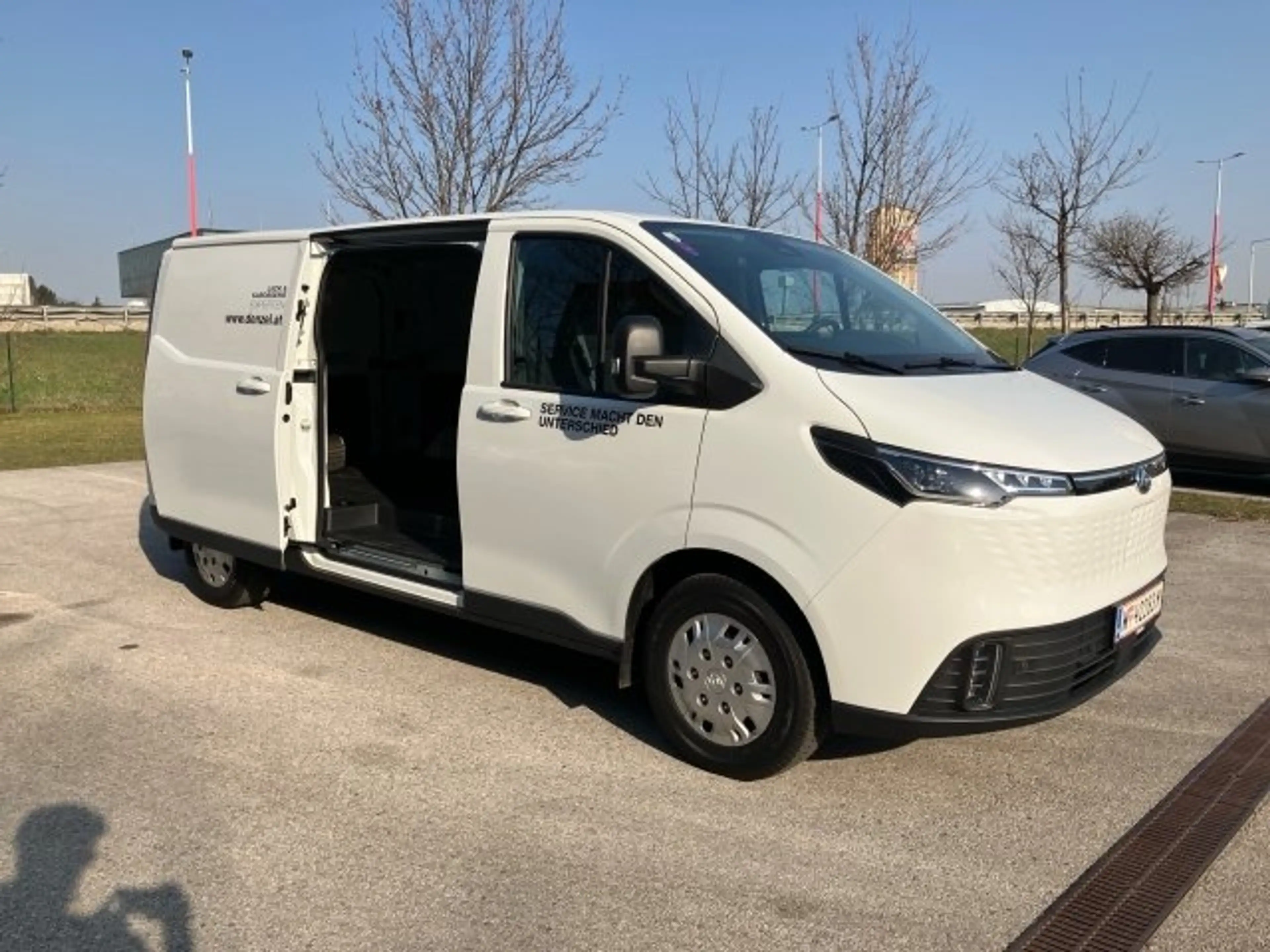 Maxus eDeliver 3 EDEL7 eDeliver7 AWD 88kWh L2H1 7al2h1-PD — photo 10