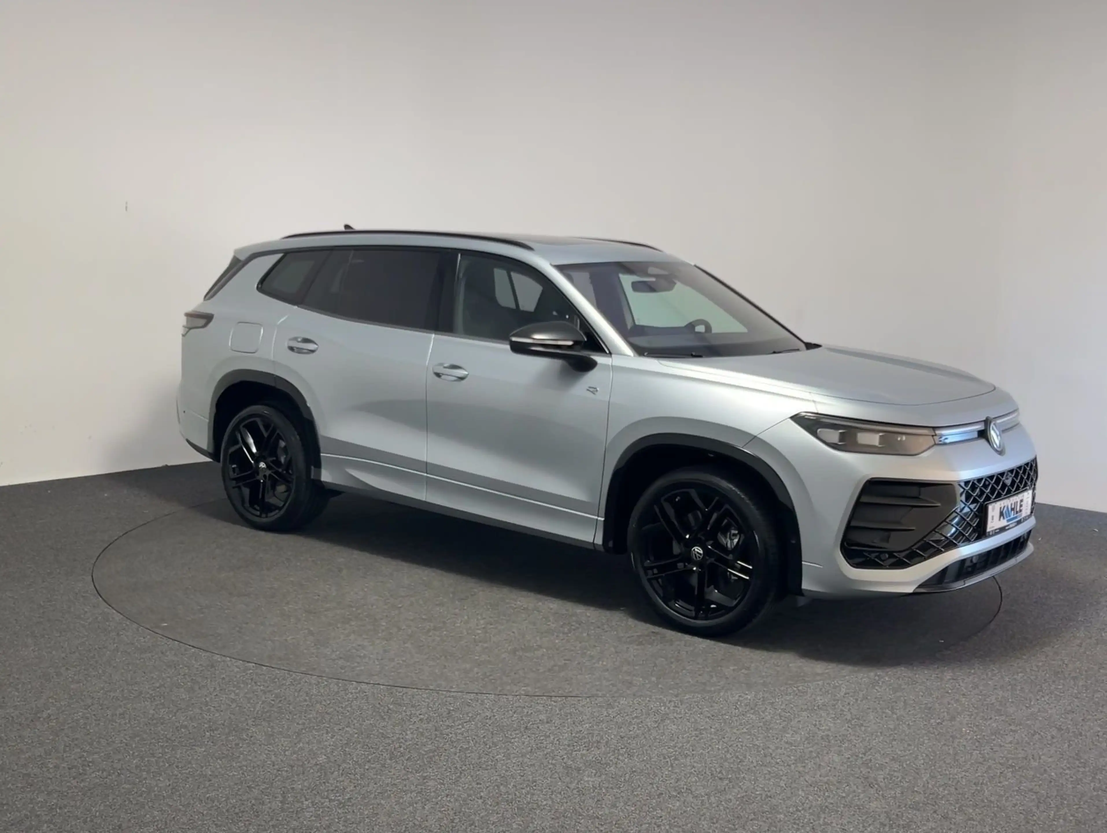 Volkswagen Tayron R-Line 1.5 l eTSI CarPlay Pano Black ACC — photo 5