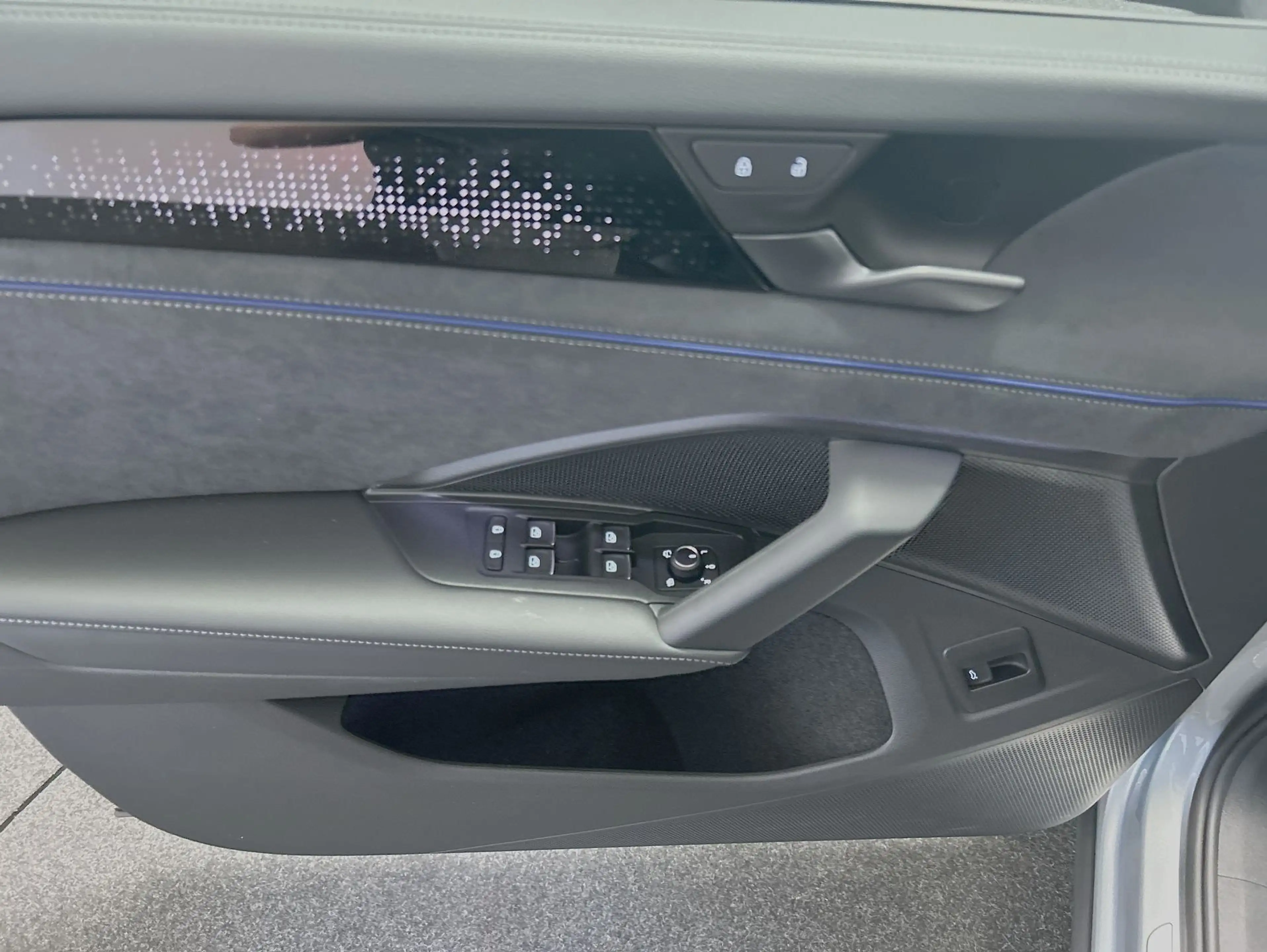 Volkswagen Tayron R-Line 1.5 l eTSI CarPlay Pano Black ACC — photo 13