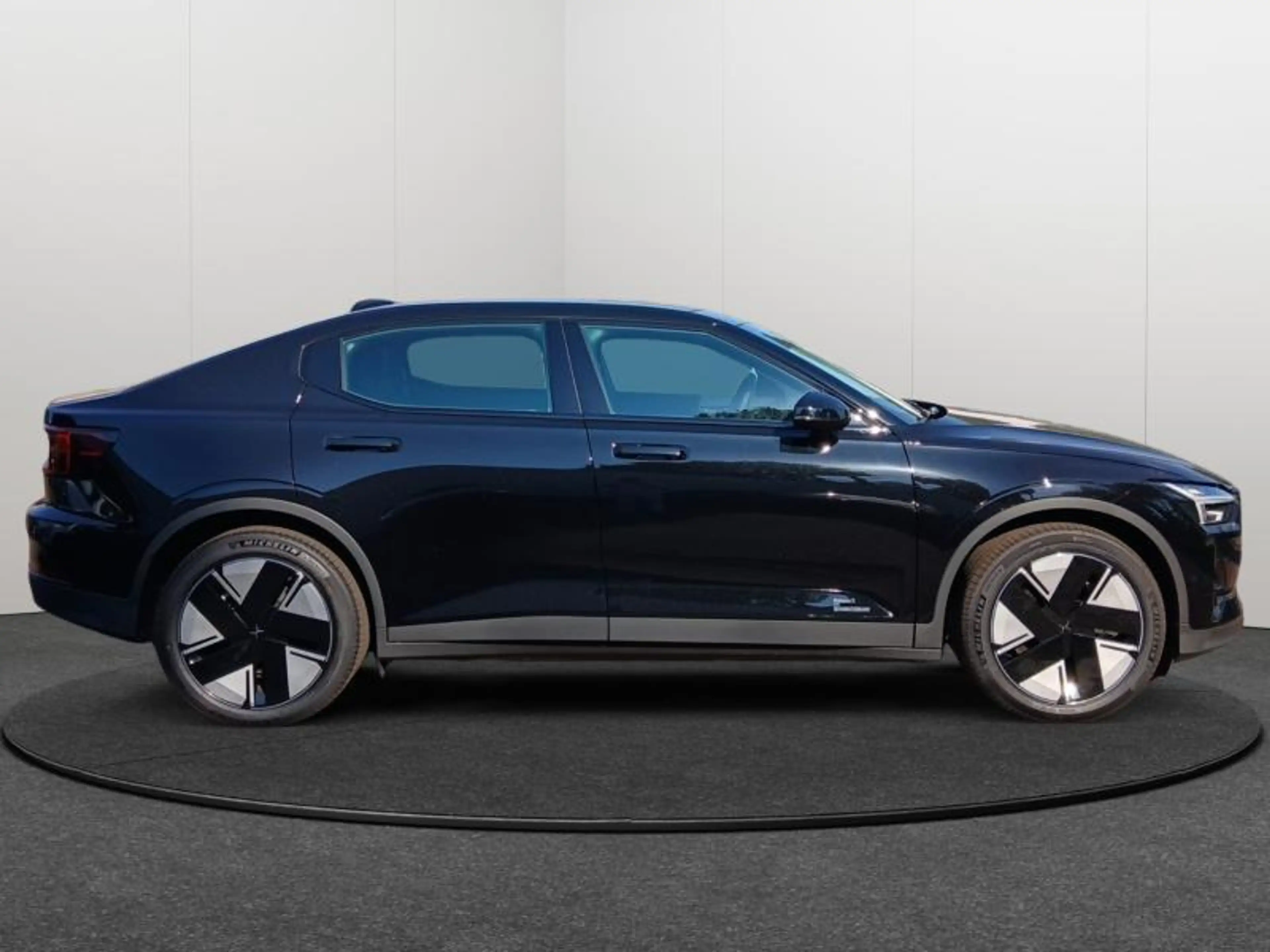 Polestar 2 Long Range — photo 6