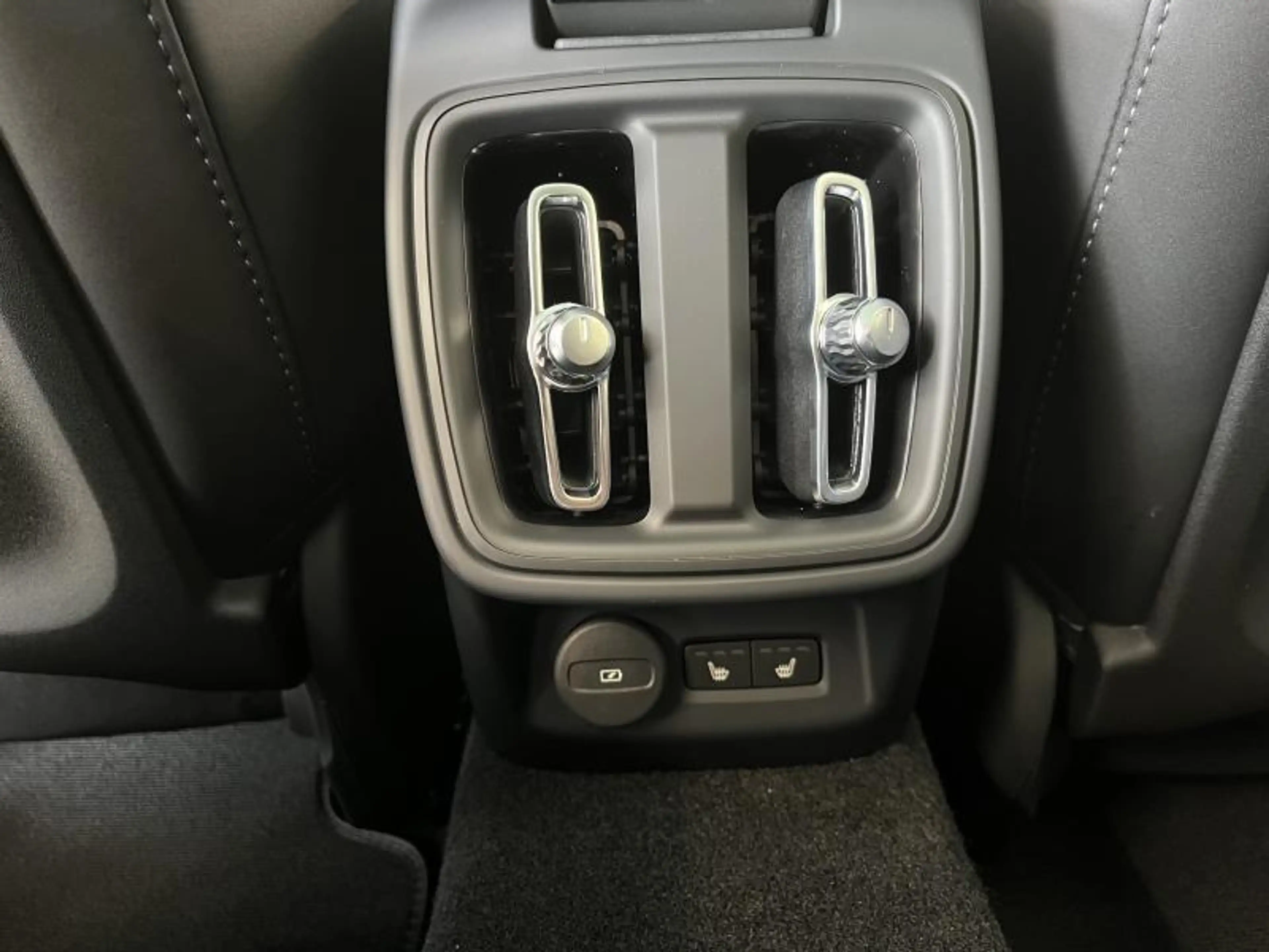 Polestar 2 Long Range — photo 15