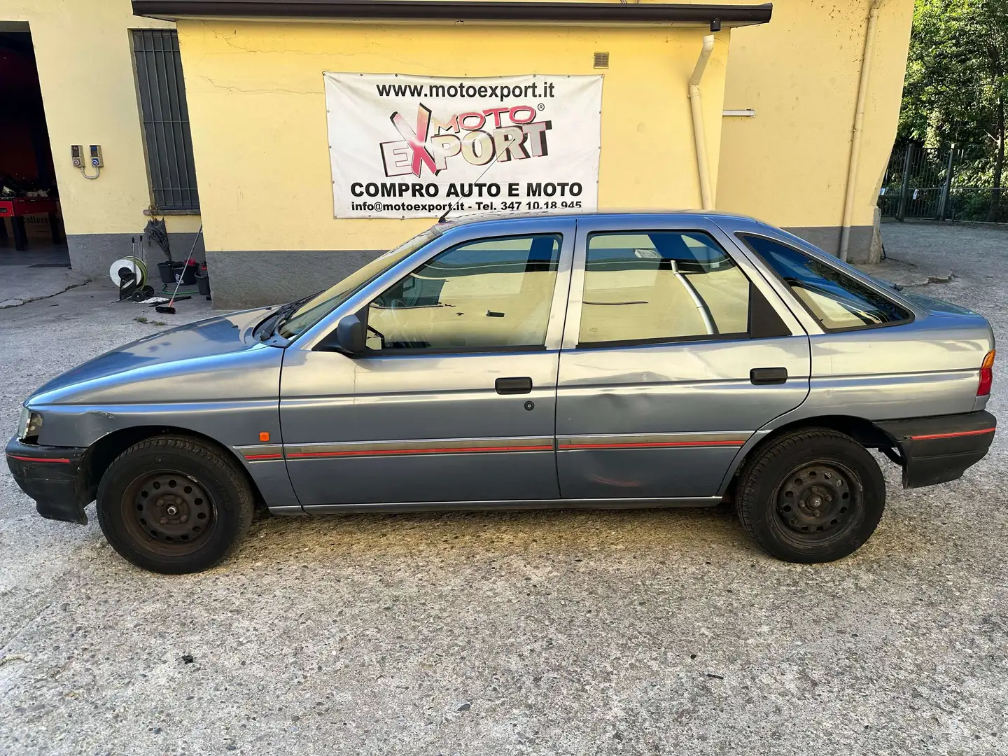 Ford Escort 5p 1.3 CLX 5m Grijs - 2