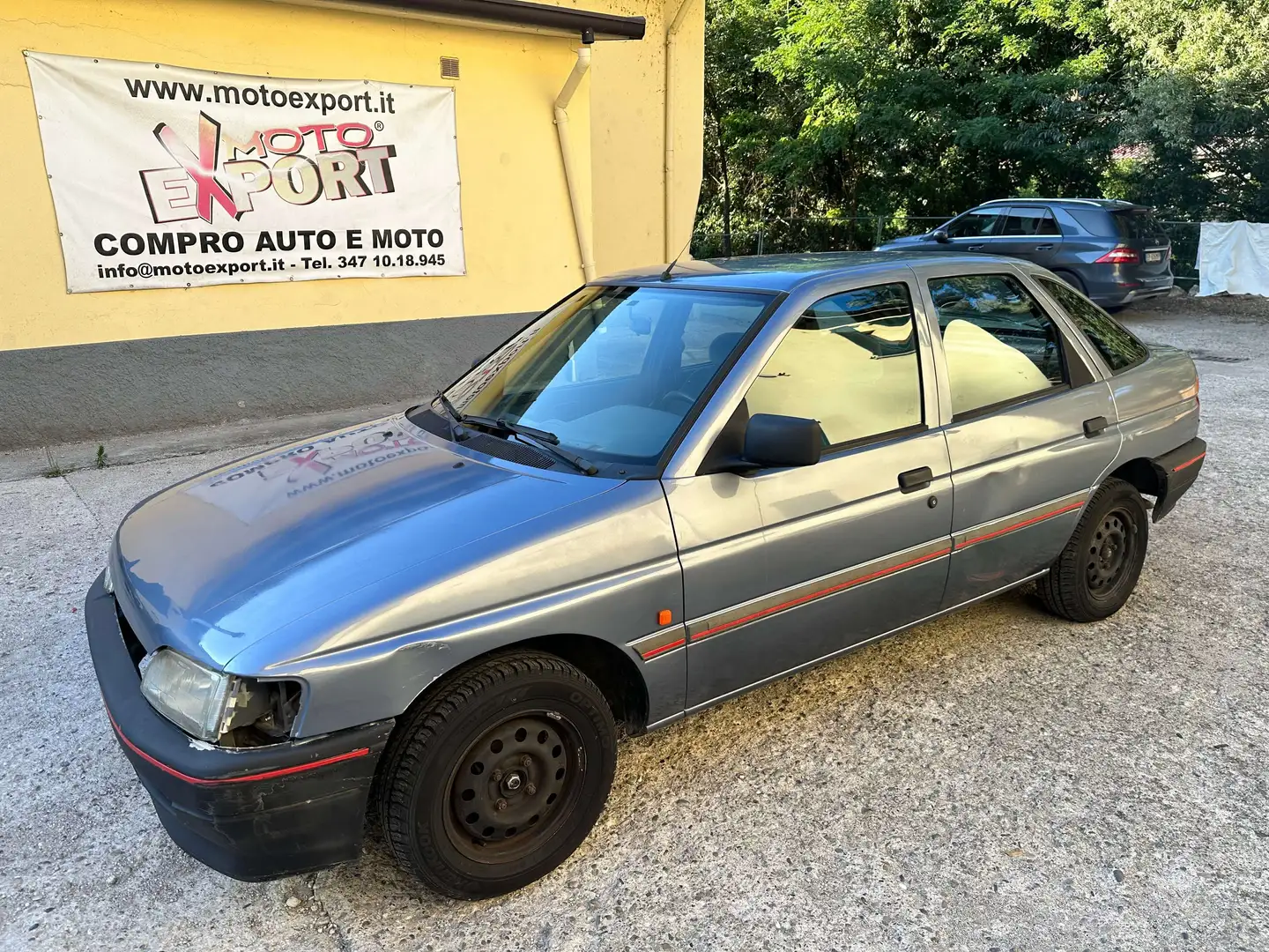 Ford Escort 5p 1.3 CLX 5m Grey - 1