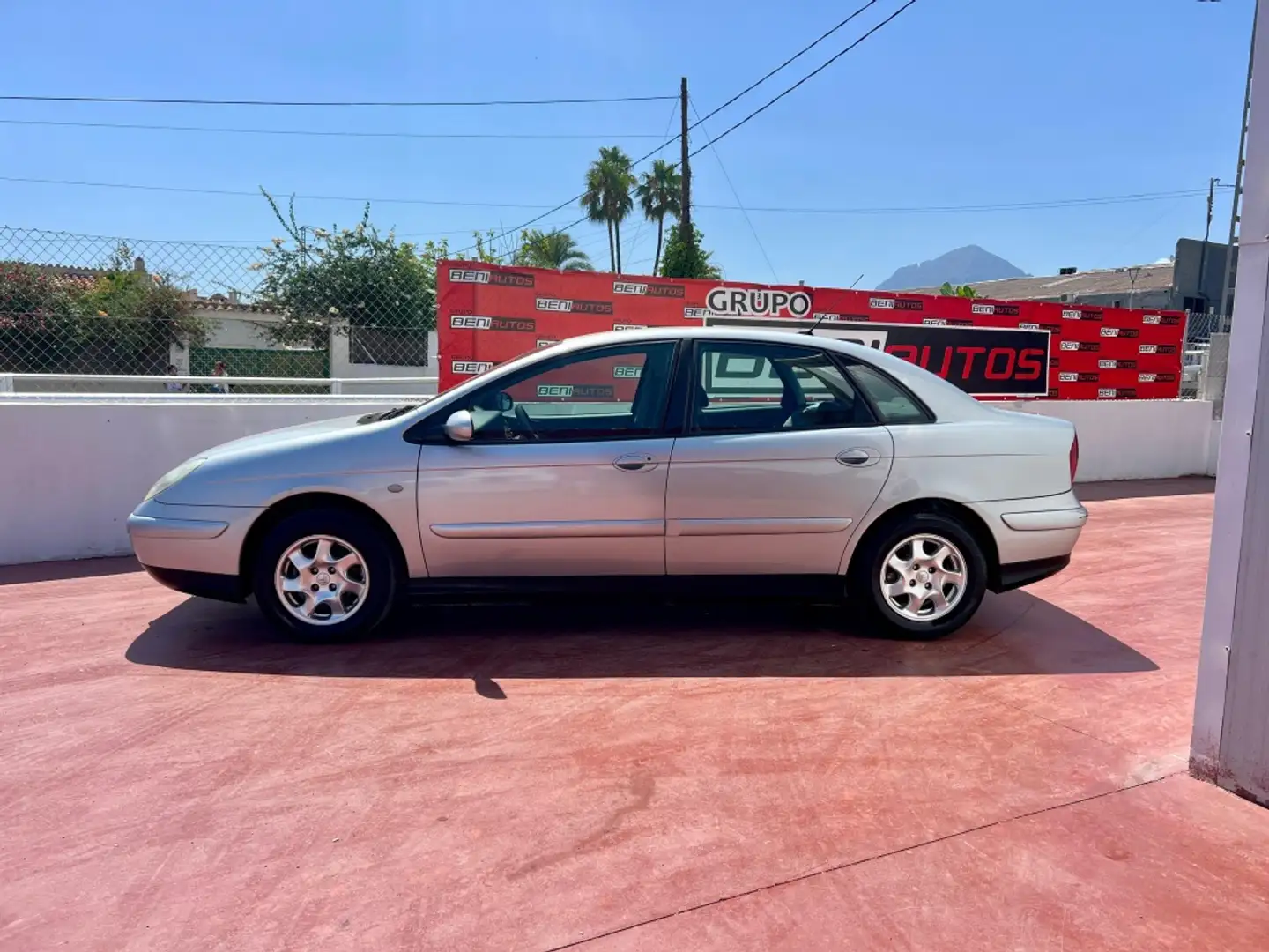Citroen C5 1.8i 16v LX Plateado - 2