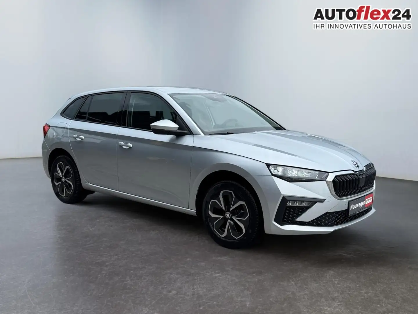 Skoda Scala 1,0 TSI Drive Plus Klimaa ShAs ViCo 2PDC Kam LE... Silber - 1